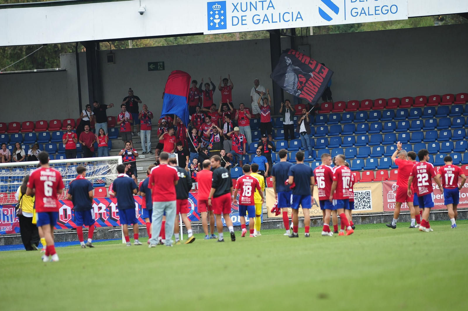 Galería | O Couto disfruta del buen tiempo y el empate de la UD Ourense ante el Cacereño