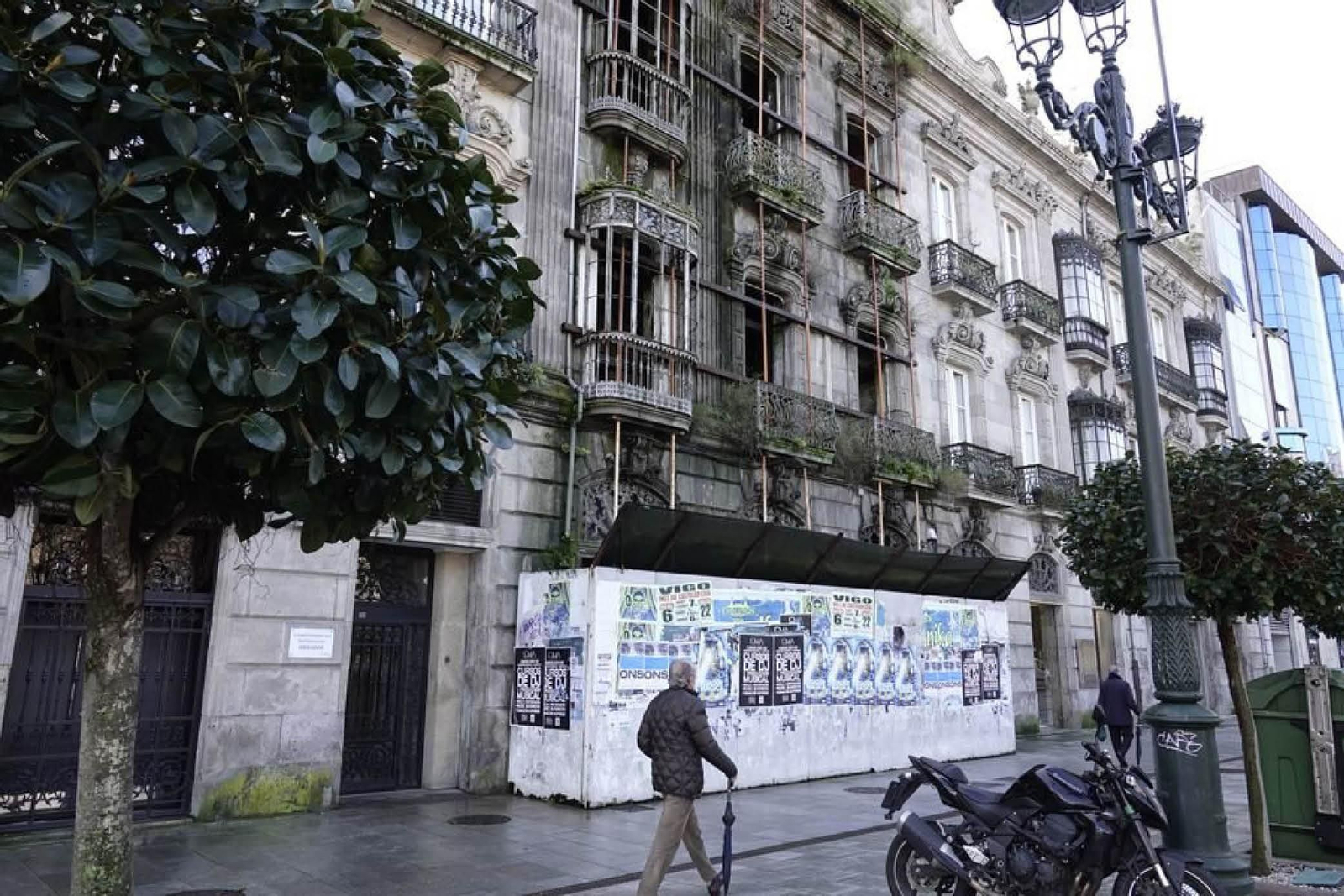 Un edificio histórico en Areal pendiente de su rehabilitación.