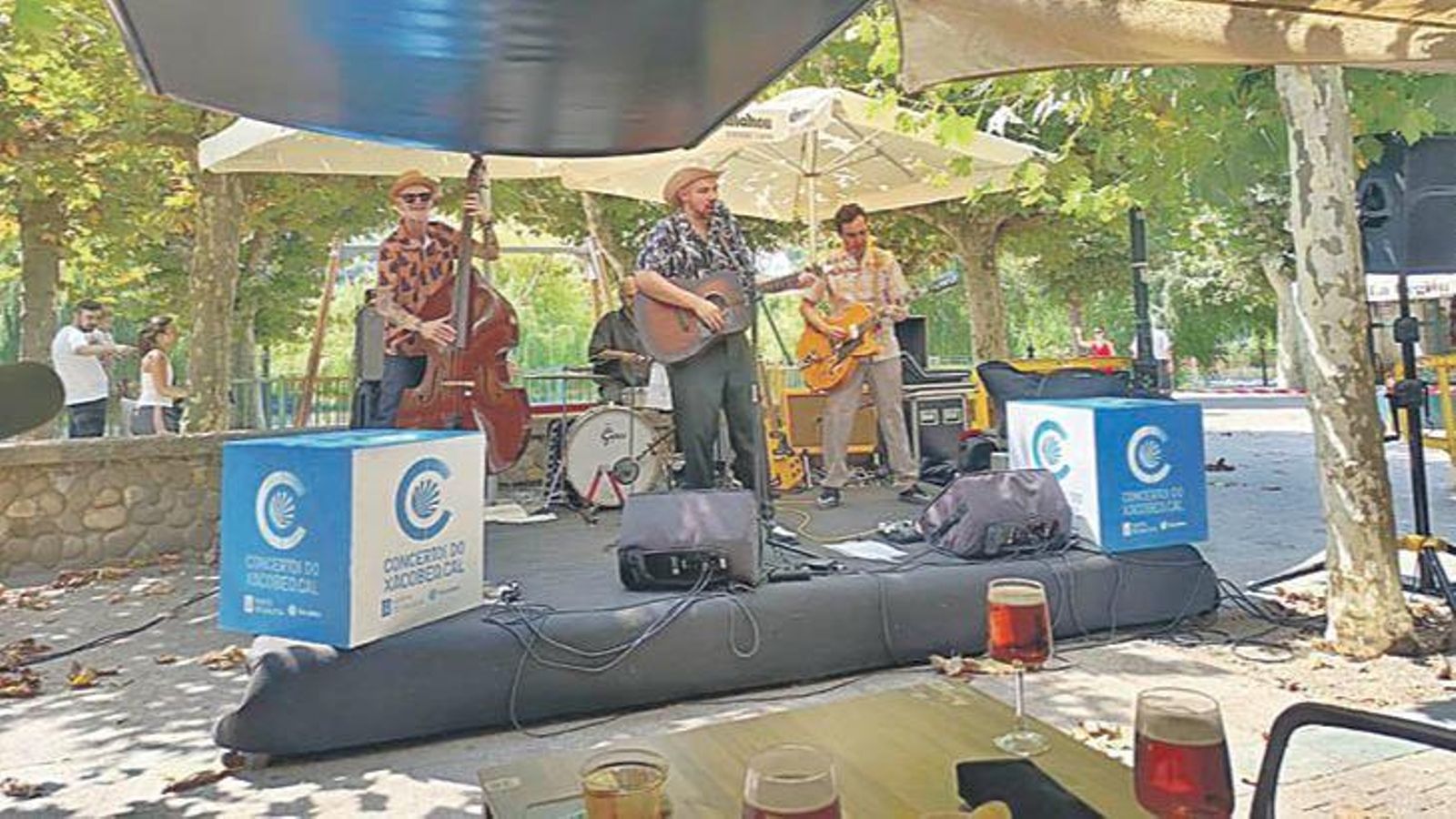 Claudio & The Roosters, en su actuación en el Terrasón.