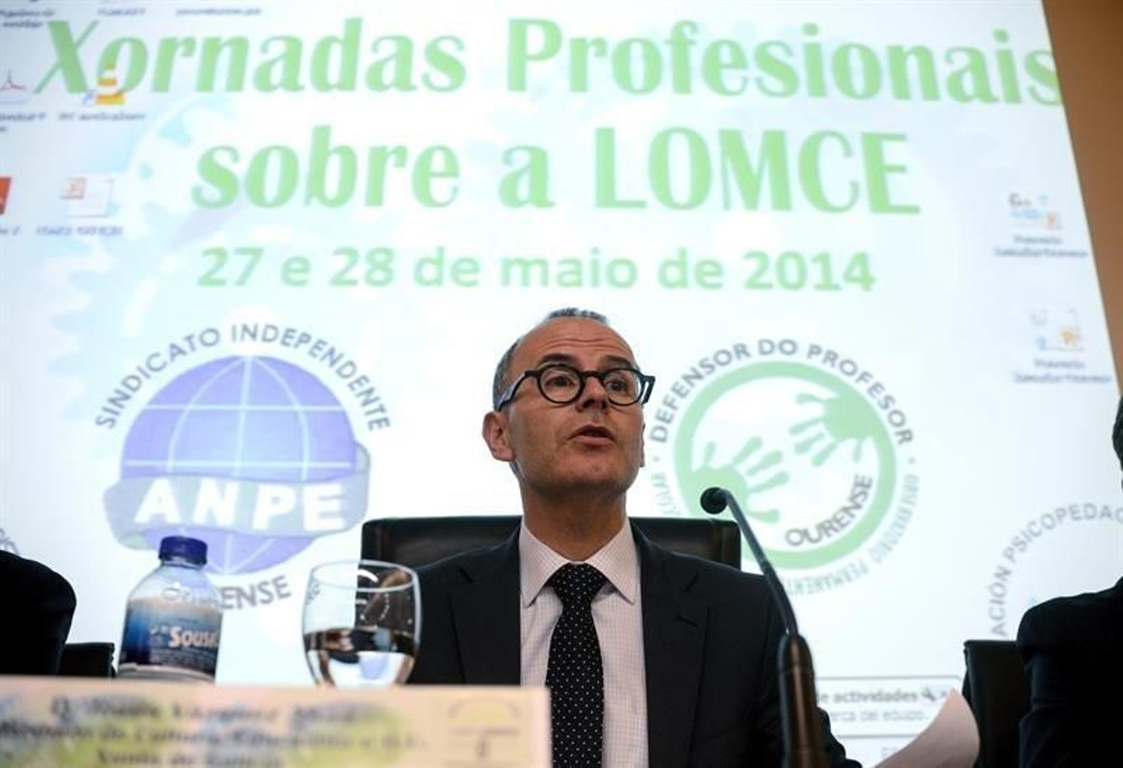 Xesús Vázquez Abad, durante la inauguración de las jornadas profesionales sobre la Lomce celebradas hoy en el Marcos Valcárcel. (EFE)