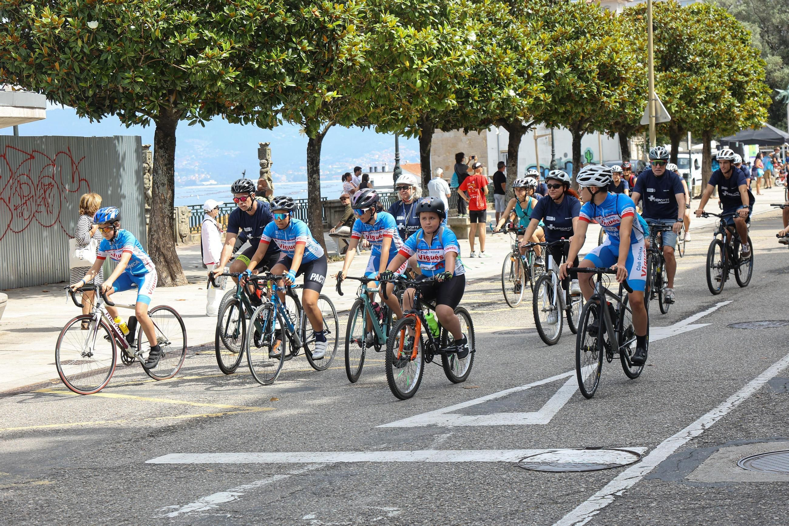 Galería | El ciclismo toma Vigo con la primera edición del Día de la Bici de Atlántico