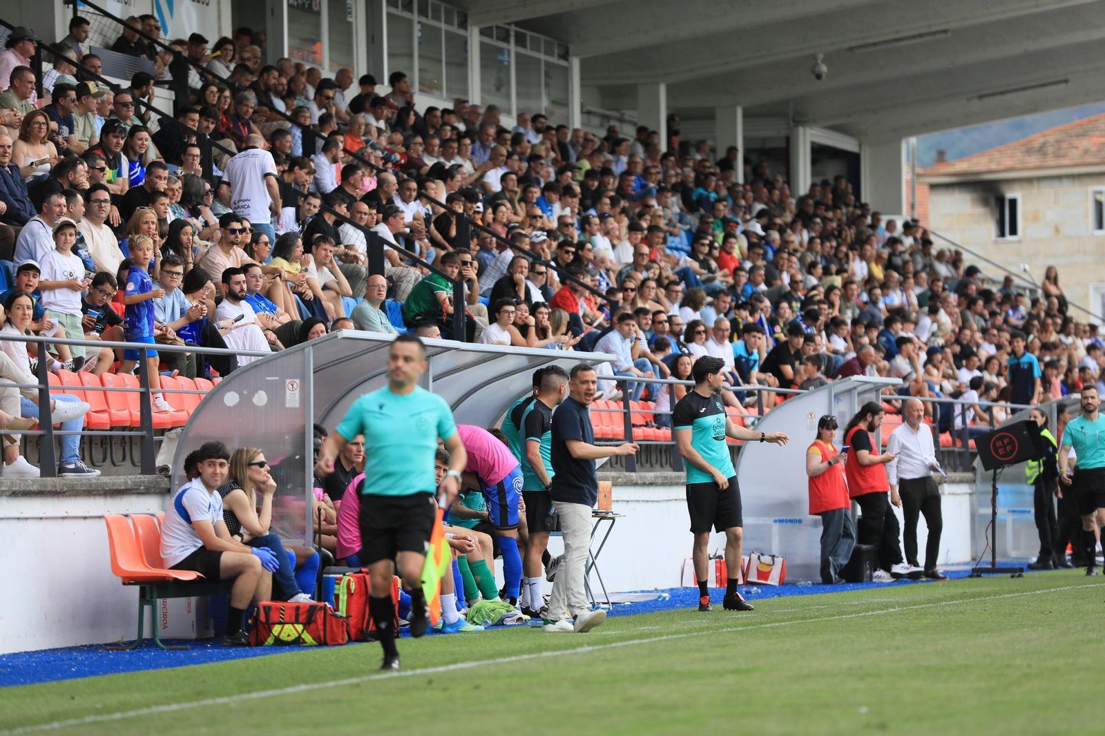 Galería | El Estadio de O Couto vive otra derrota, polémica, del Ourense CF