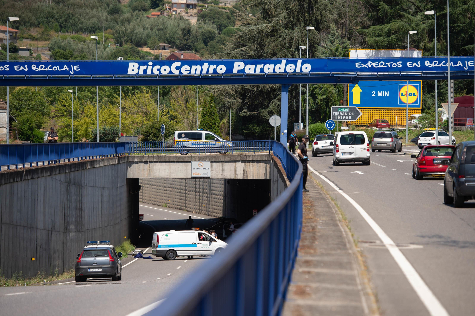 Imagen de la pasarela desde la que se precipitaron los dos fallecidos. FOTO: ÓSCAR PINAL