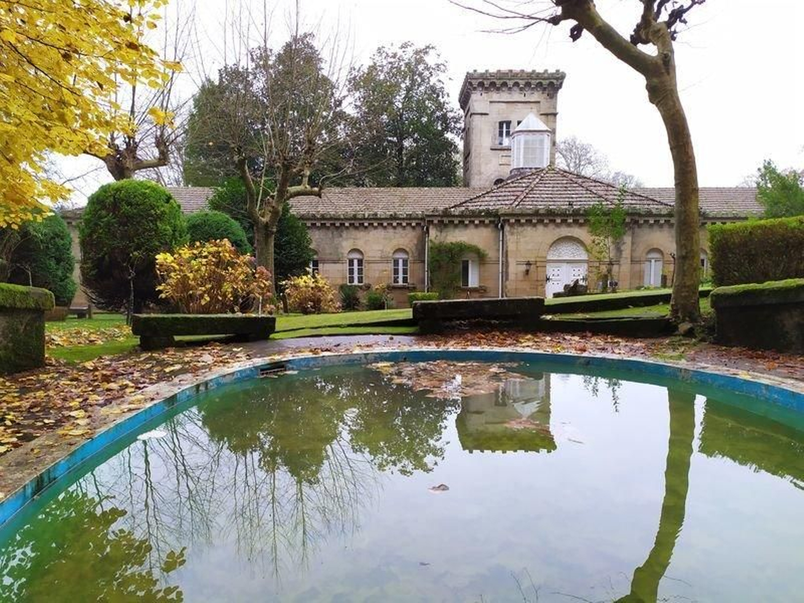 Edificio del Gran Balneario de Carballiño, uno de los atractivos turísticos de la villa.