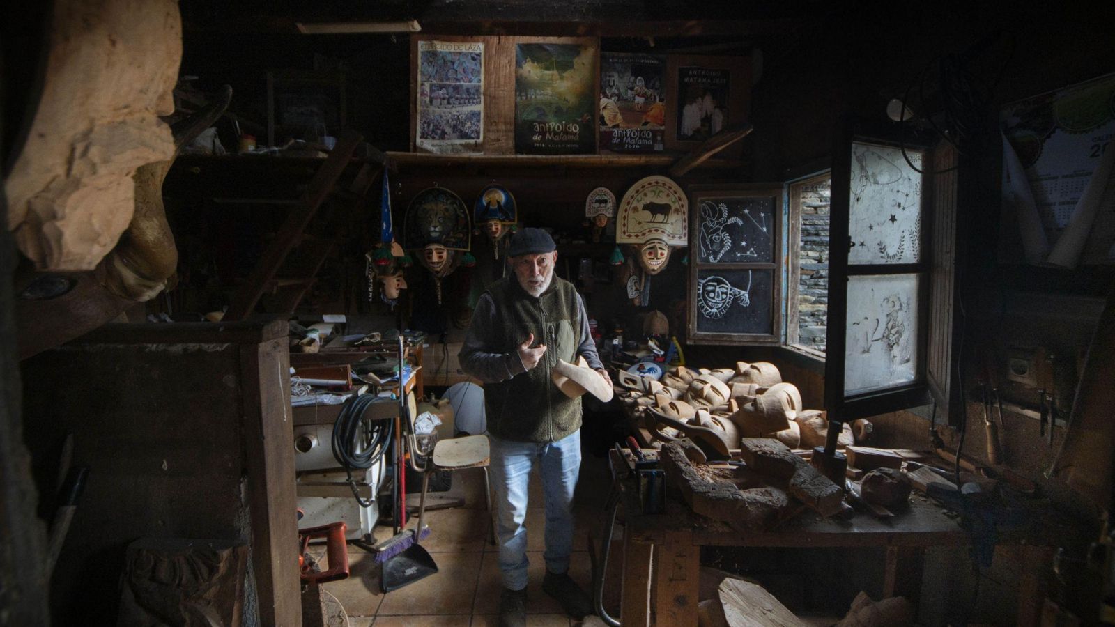 O interior é un templo onde se respira Entroido.