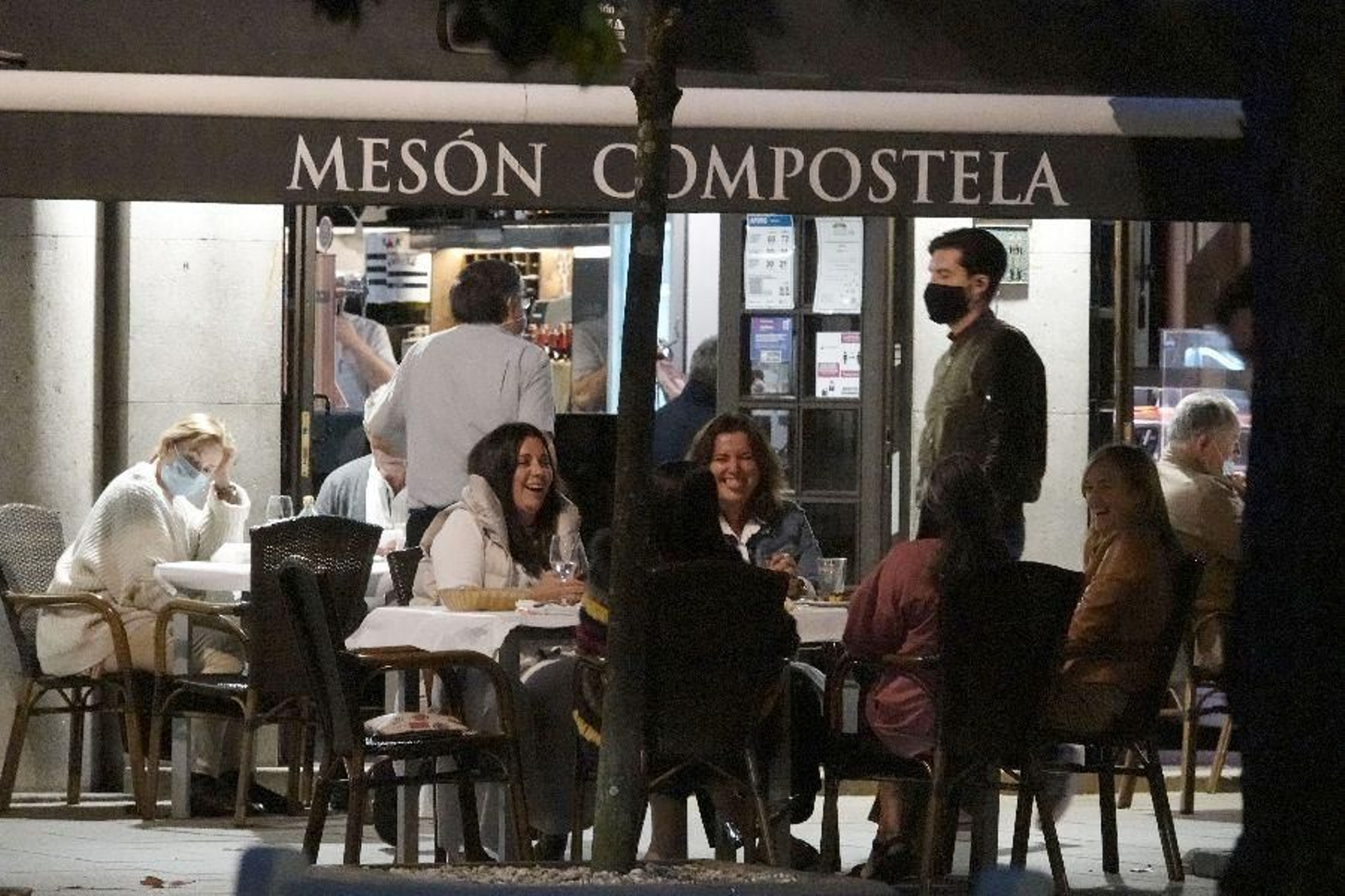 Primera noche sin estado de alarma en Vigo _ Vicente 37