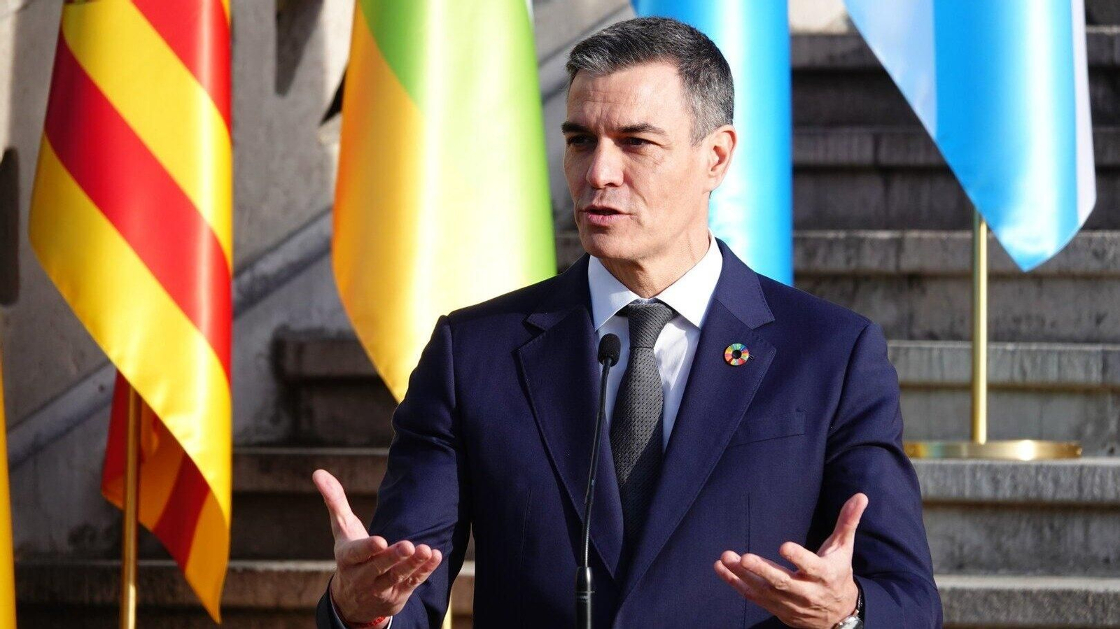 El presidente del Gobierno, Pedro Sánchez, ofrece una rueda de prensa durante la XXVII Conferencia de Presidentes (Foto: Europa Press)