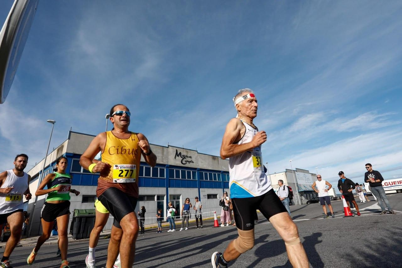 Popular carrera de 10km de O Berbés. // Jorge Santomé