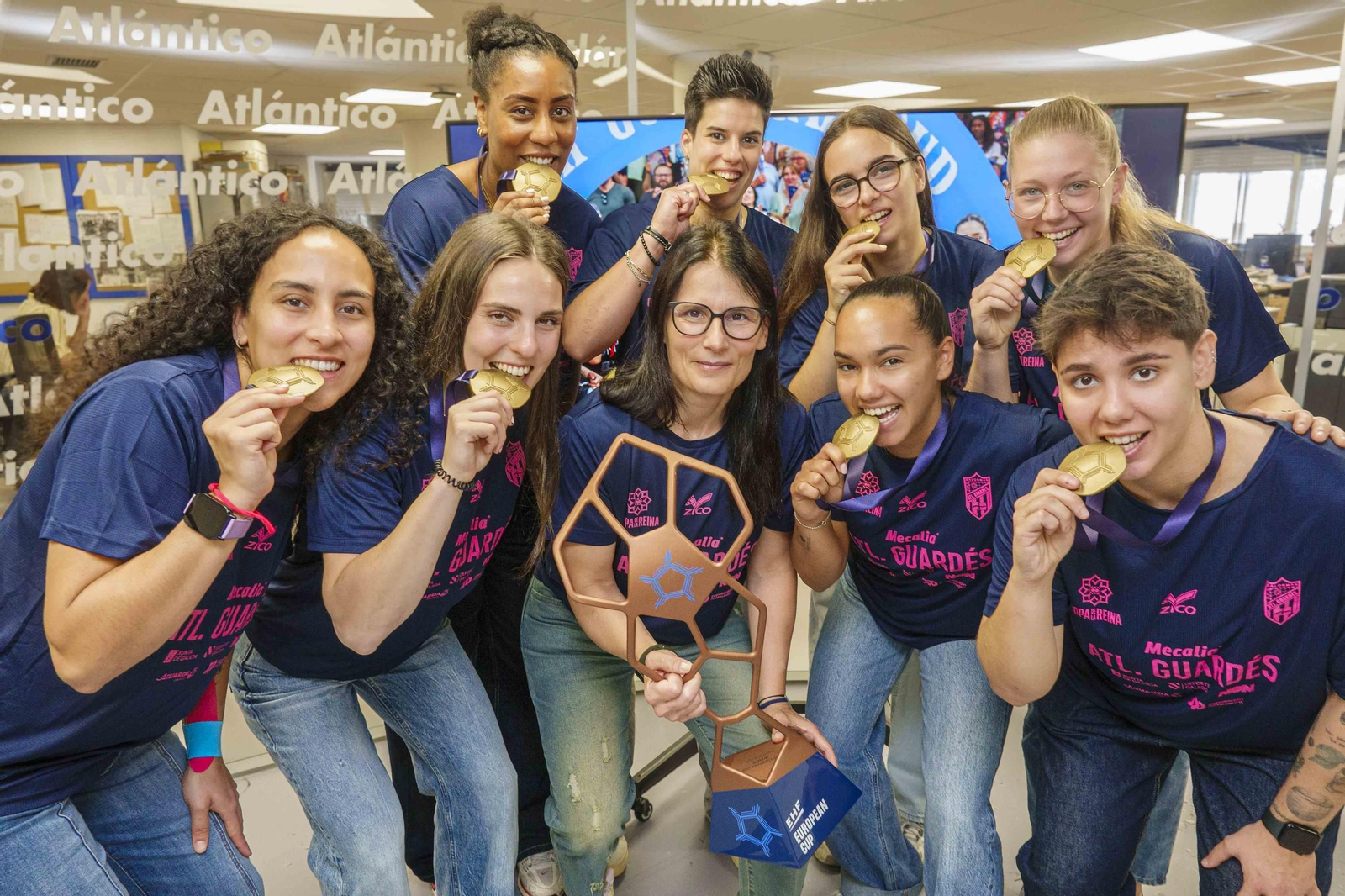 Galería | El Guardés visitó Atlántico para celebrar la Copa Europea de balonmano