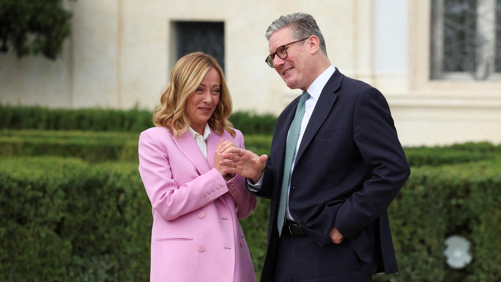 El primer ministro de Reino Unido, Keir Starmer, con la primera ministra de Italia, Giorgia Meloni. Foto: EP