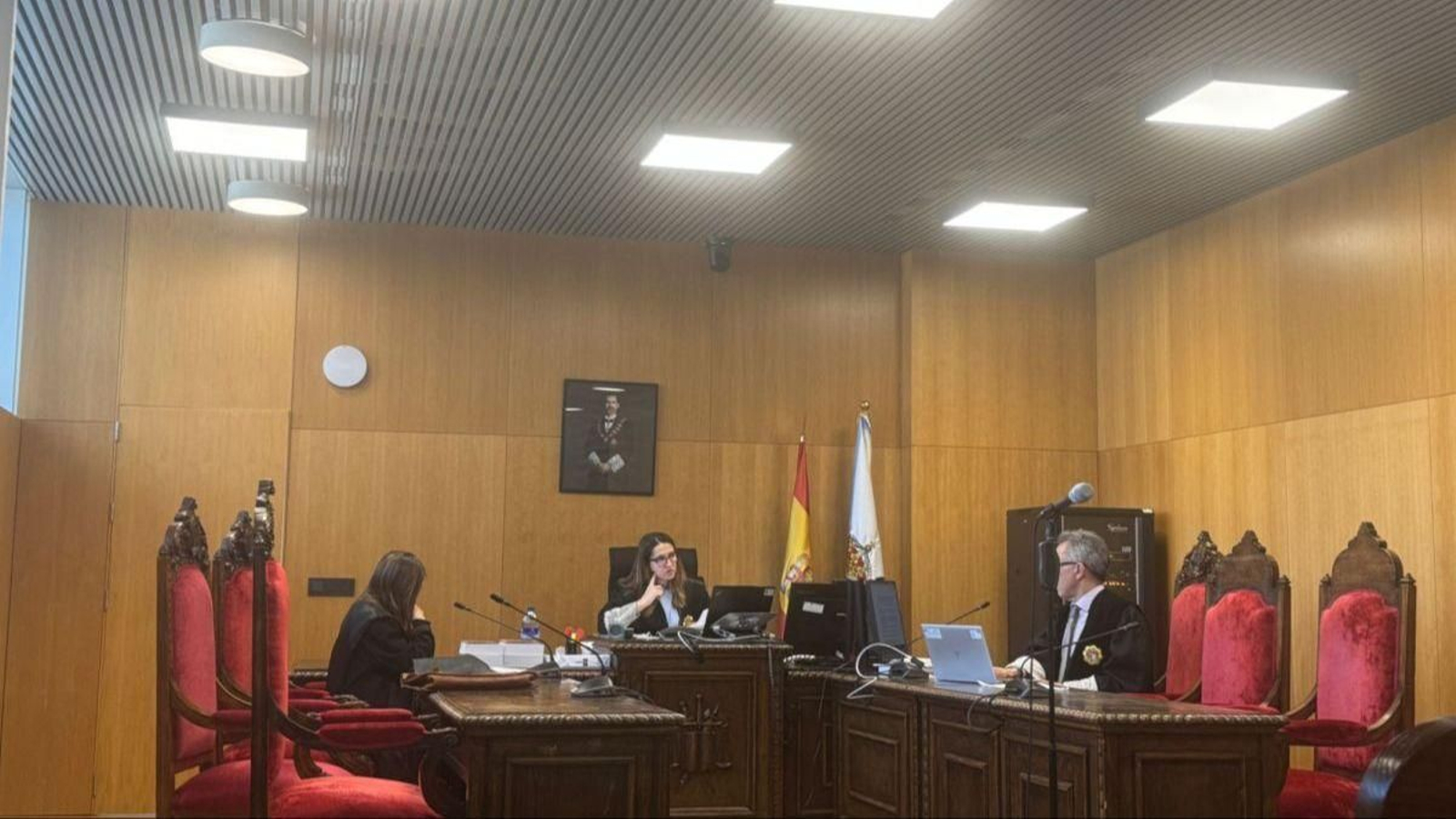 El inculpado compareció desde prisión por videoconferencia.