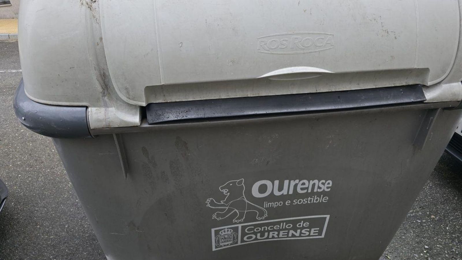 Contenedores de basura manuales