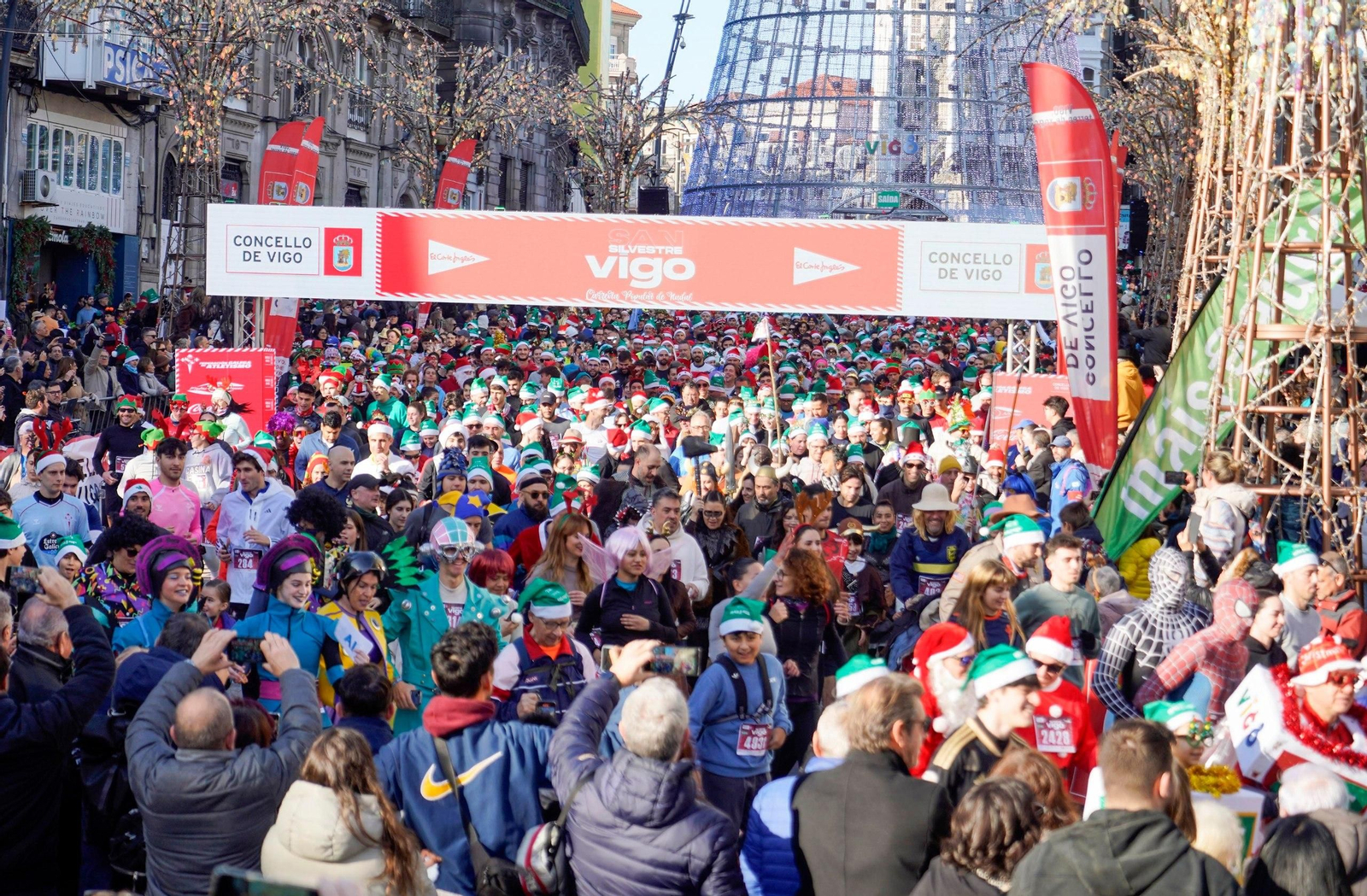 Galería | Disfraces y atletismo en la San Silvestre de Vigo 2025