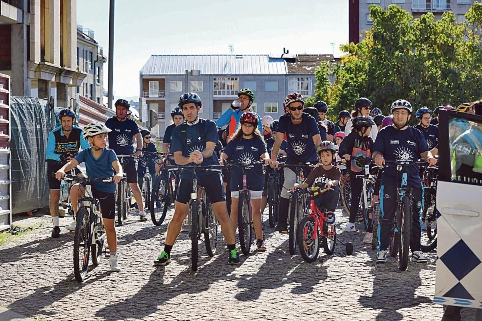 Los participantes, pendientes de la salida.