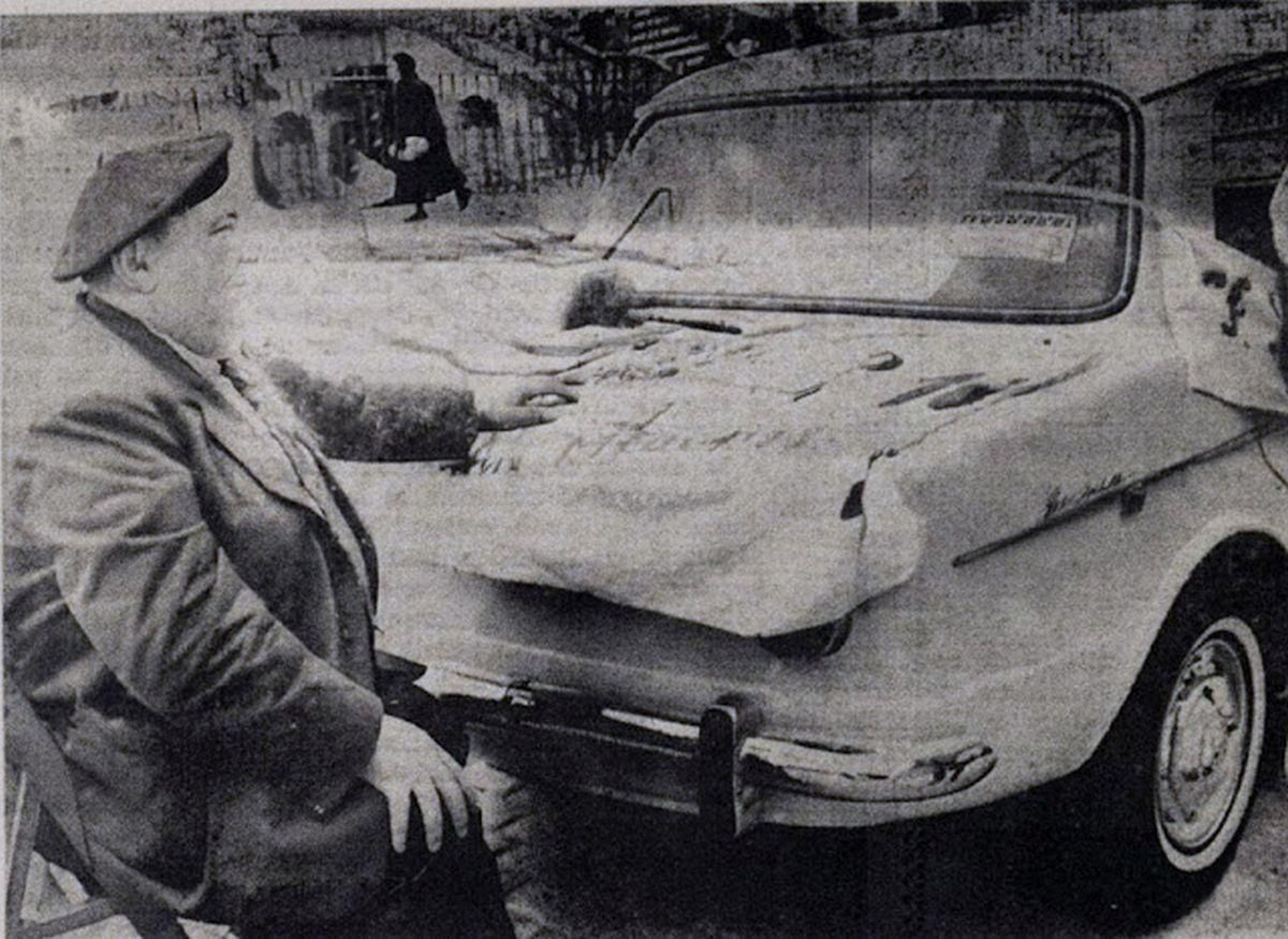 Paco Madrid, con el Simca-Barreiros que se iba a rifar.