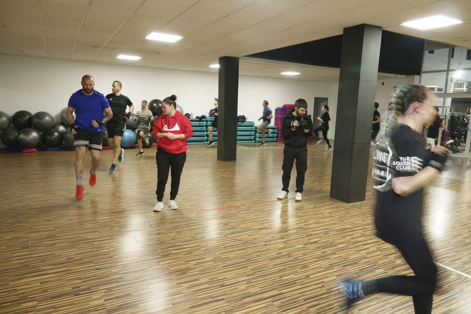 Galería | Así entrenan boxeo en el Gimnasio Arenal