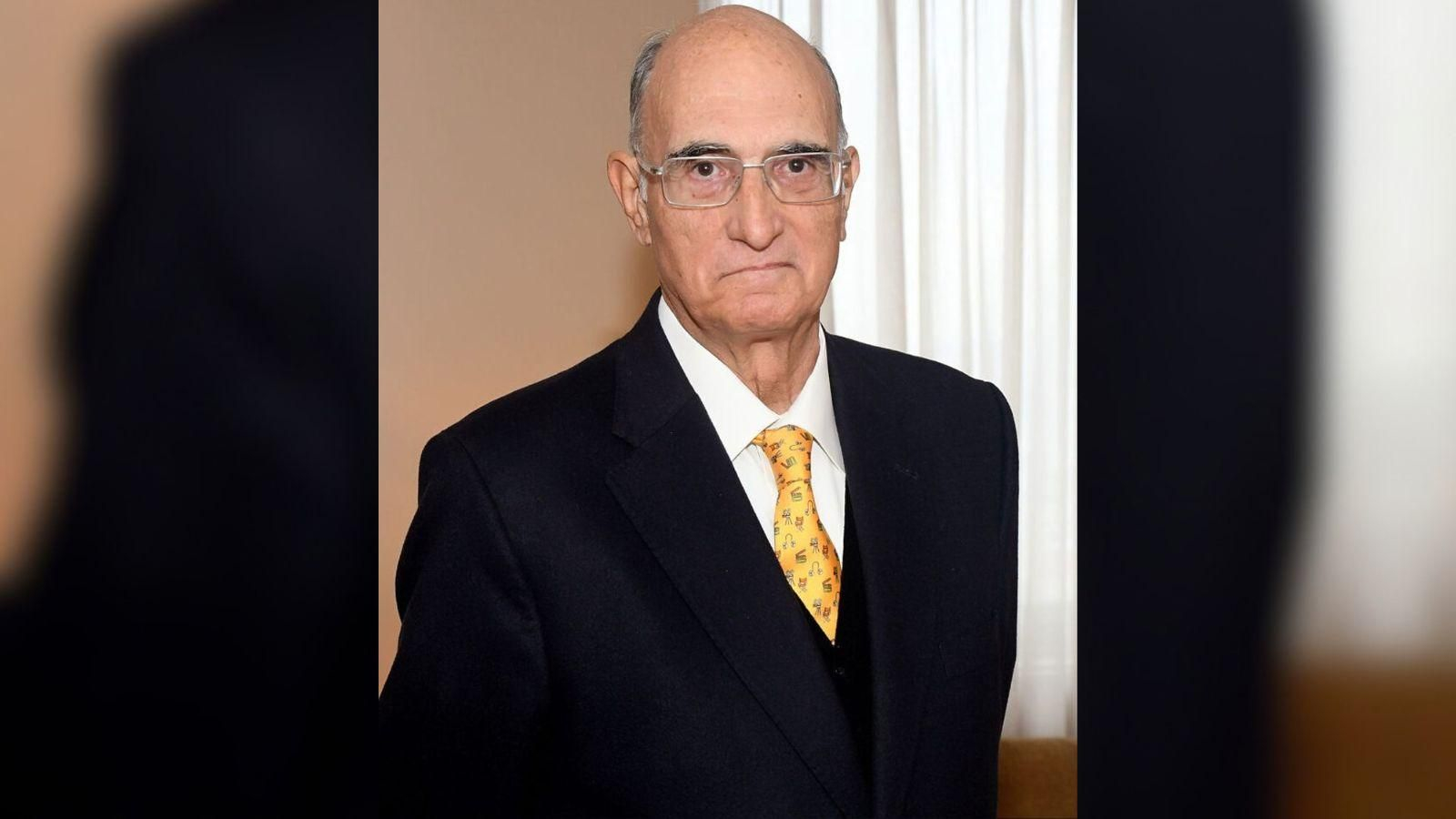 Julián García Vargas, ministro de Defensa y Sanidad con Felipe González.