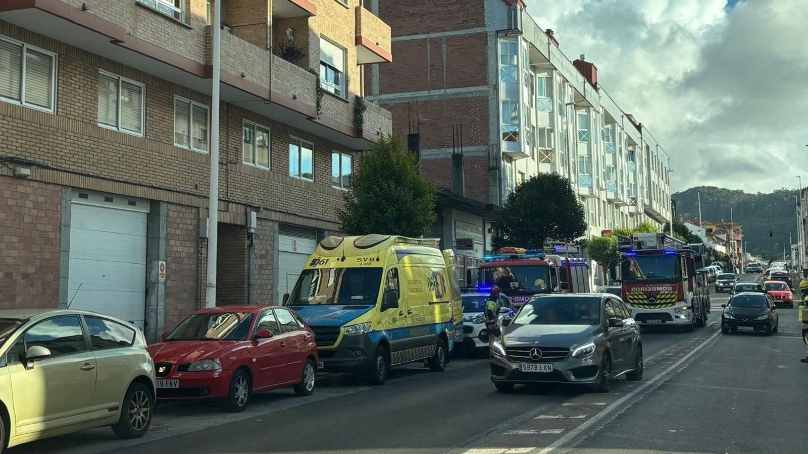 Operativo para rescatar al hombre de 77 años en Bueu.