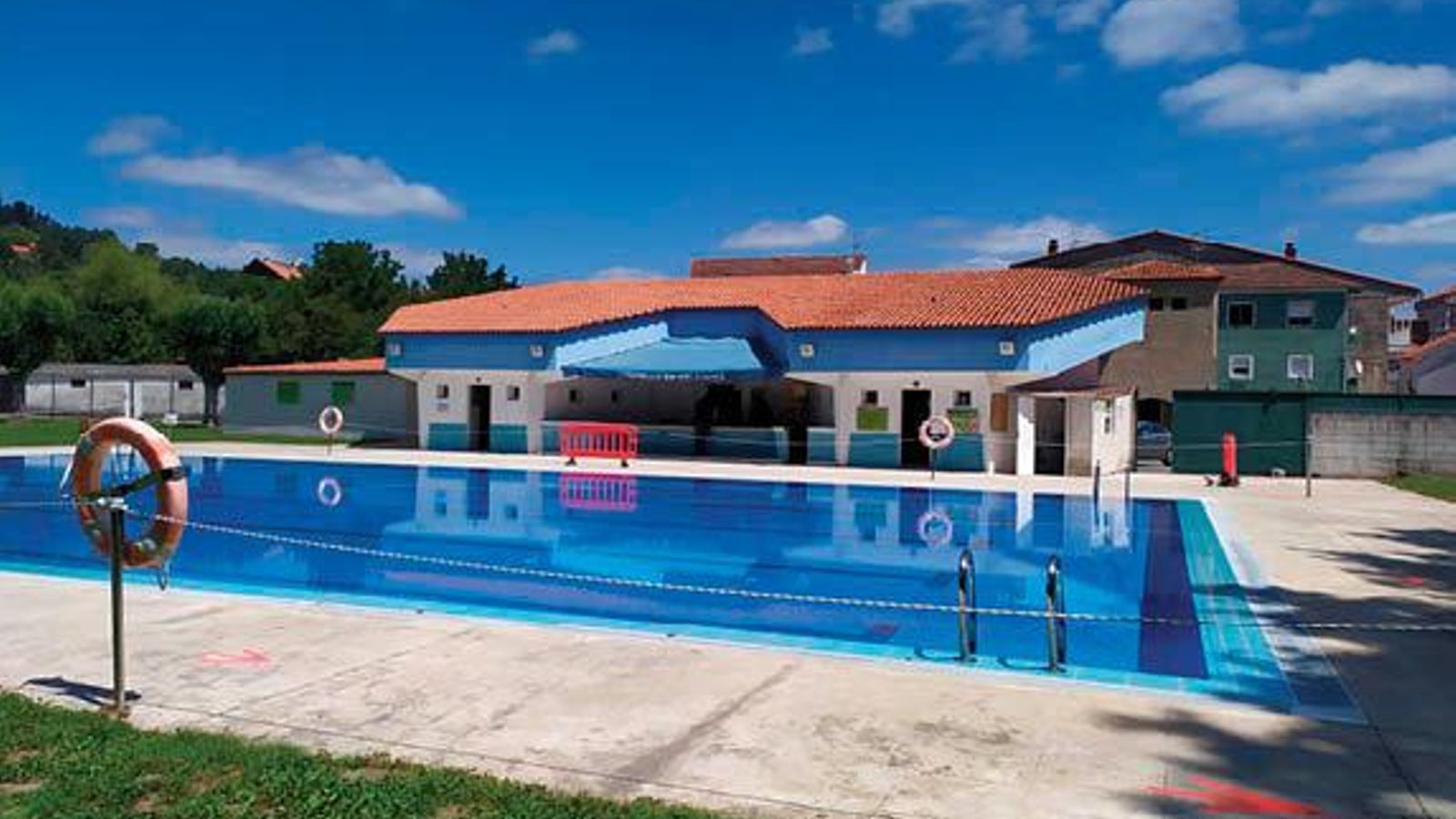 Piscinas municipales de Celanova, de Laura Fernández.