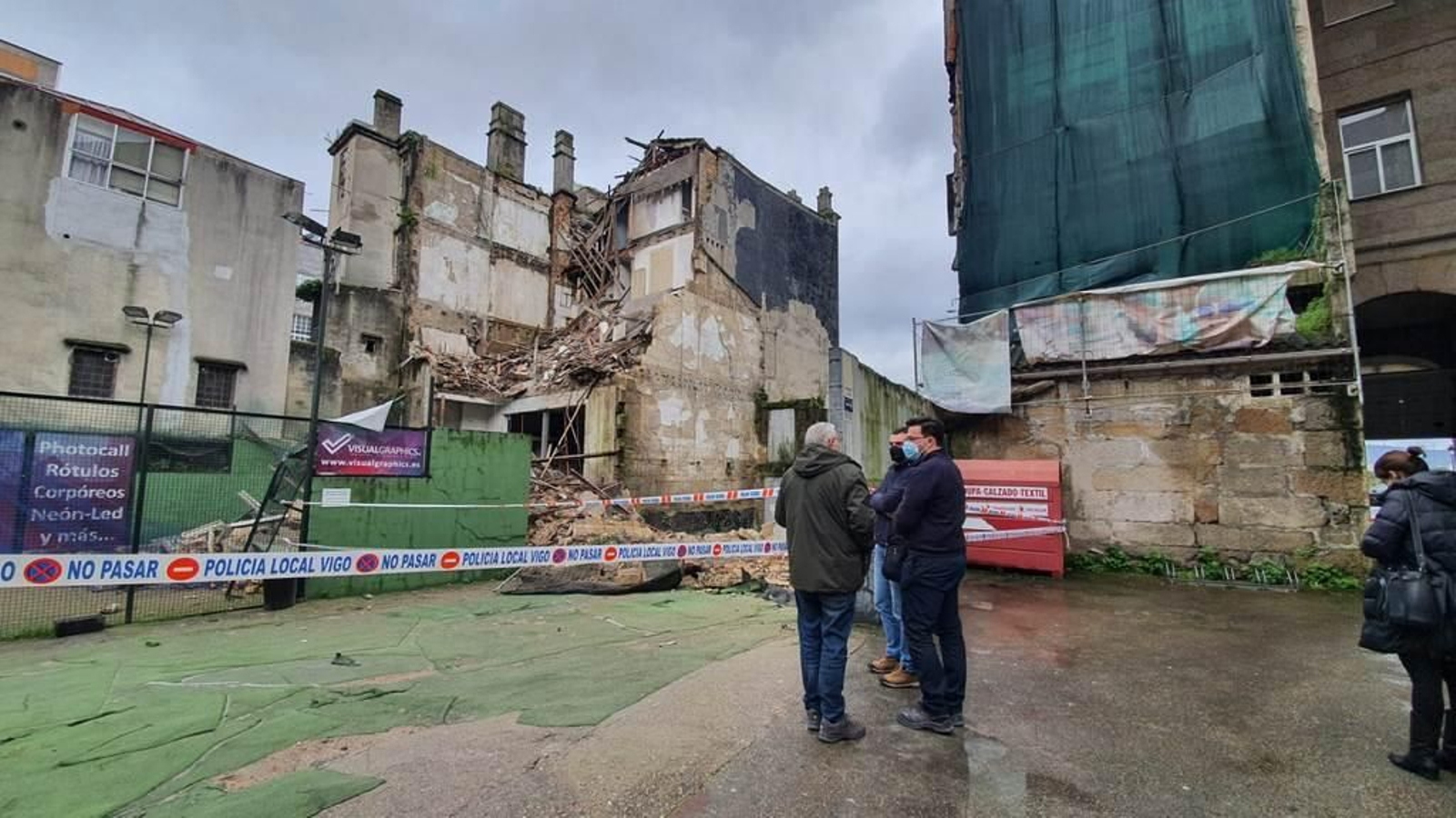Se derrumba un edificio en el centro de Vigo _ JV Landin 7