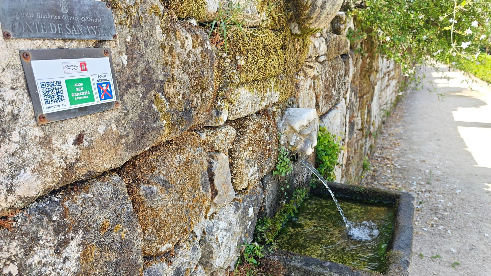 La Fonte de San Antón del Pazo de Castrelos ha recuperado la etiqueta verde, sin garantía sanitaria.