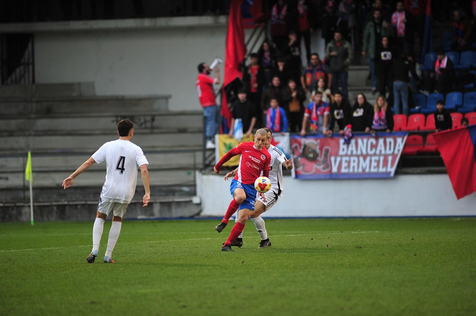 Galería | La UD Ourense gana y disfruta bajo la lluvia en O Couto