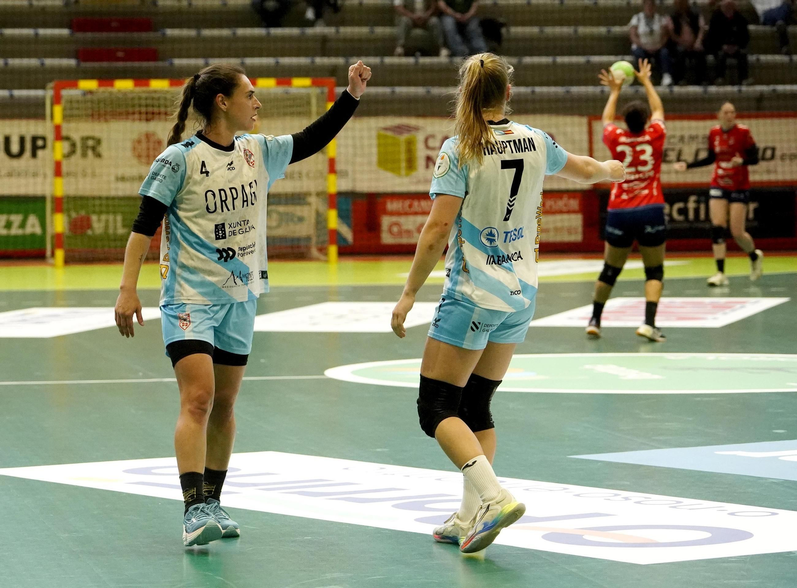 Galería | Porriño y Guardés se miden en el derbi femenino