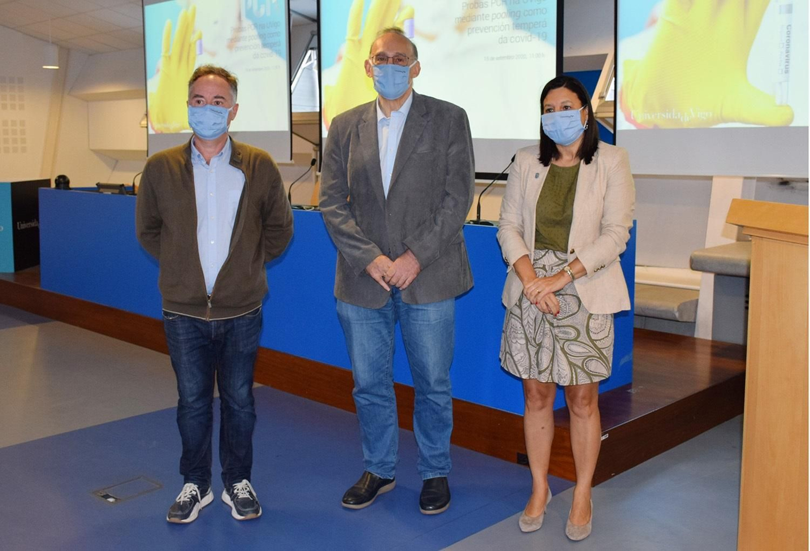 José Luis Míguez, vicerrector de Planificación; Manuel Reigosa, rector de la Universidad de Vigo, y Belén Rubio, vicerrectora de Investigación, ayer en rueda de prensa en el Campus de Vigo.