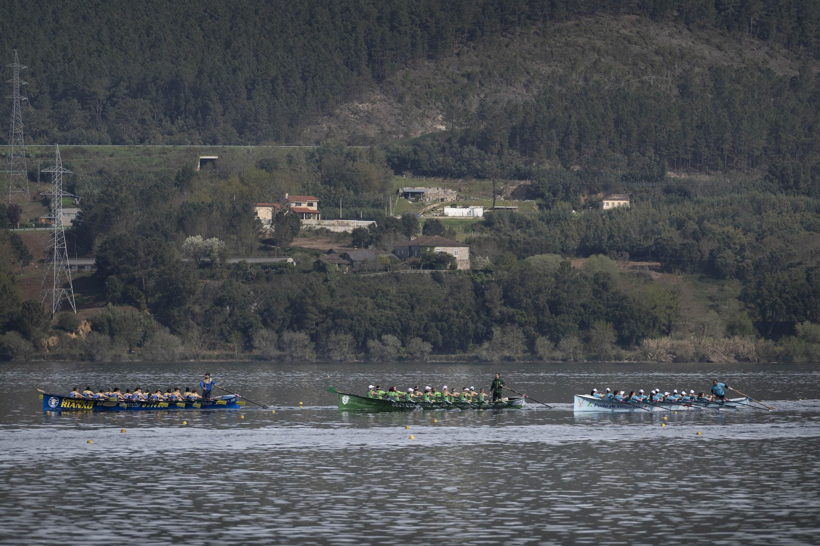 Galería | Las traineras conquistan y brillan en Castrelo de Miño