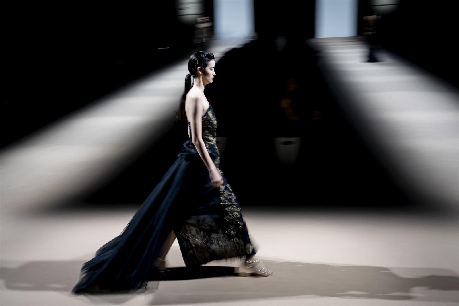Desfile de moda de alta costura