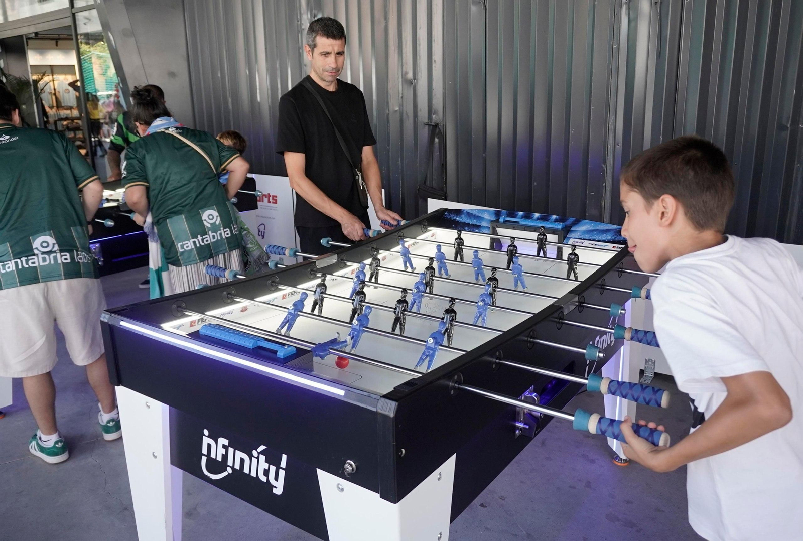 Galería | Música, comida y fútbol para calentar el Celta-Racing
