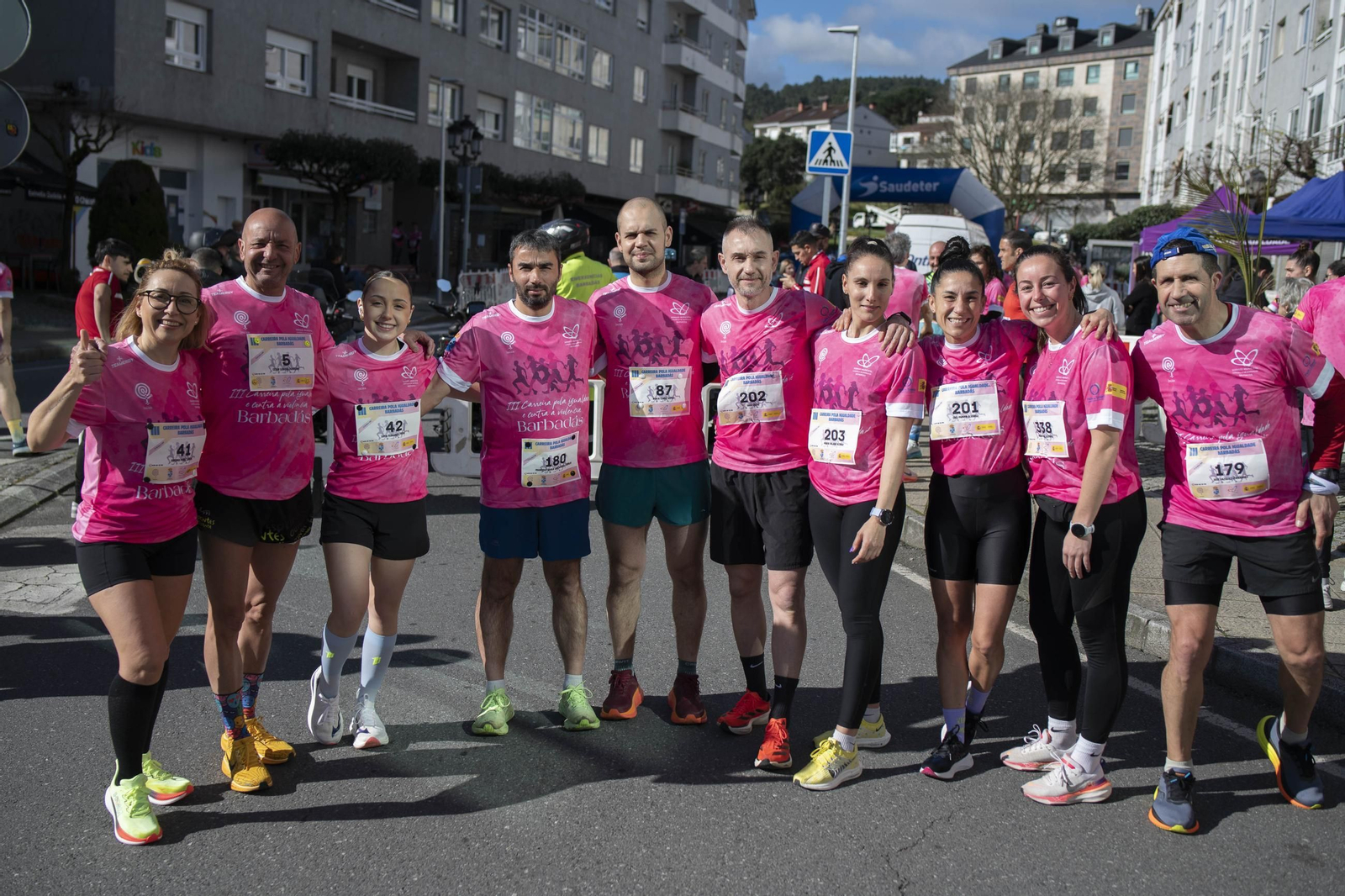 Galería | A Valenzá se tiñe de rosa con la III Carreira pola Igualdade