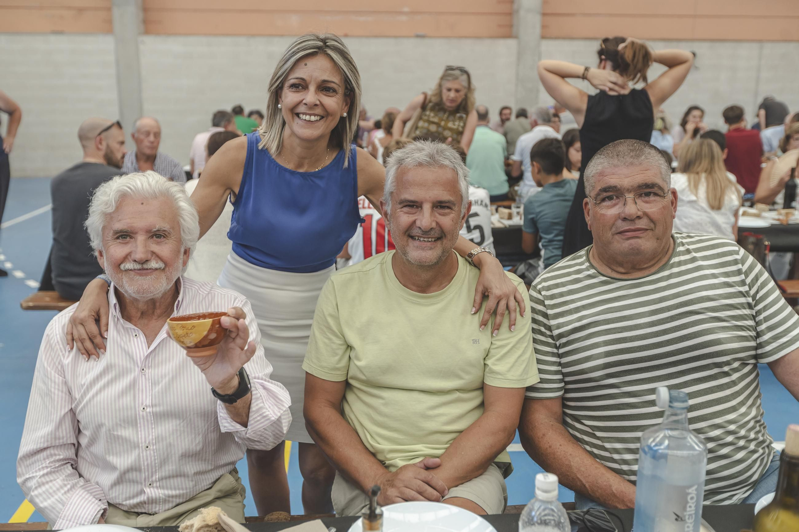 Galería | A Merca disfruta de una gran Festa do Porco ó espeto, en fotos