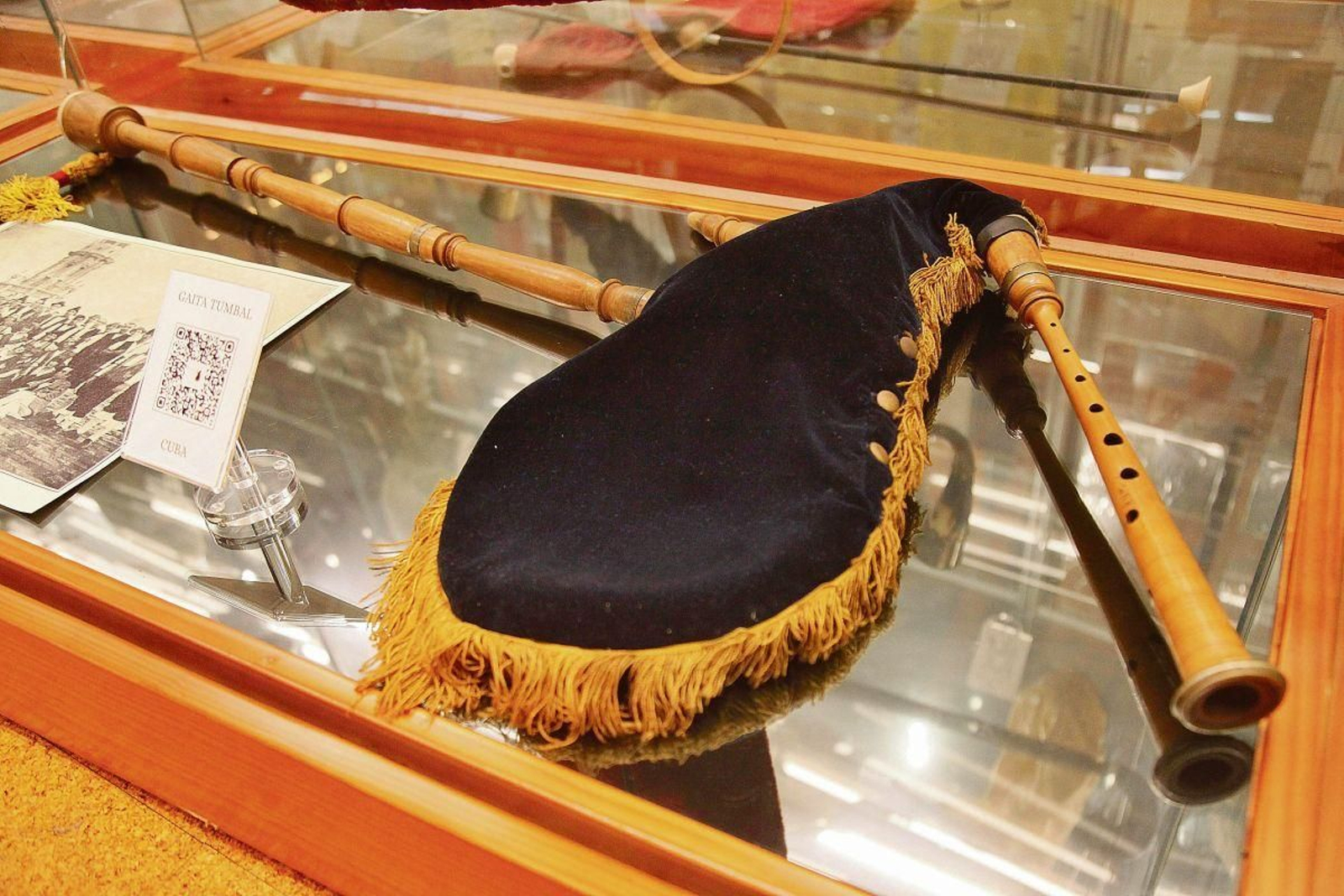 Gaita muy tradicional gallega hecha en Cuba por un emigrante.