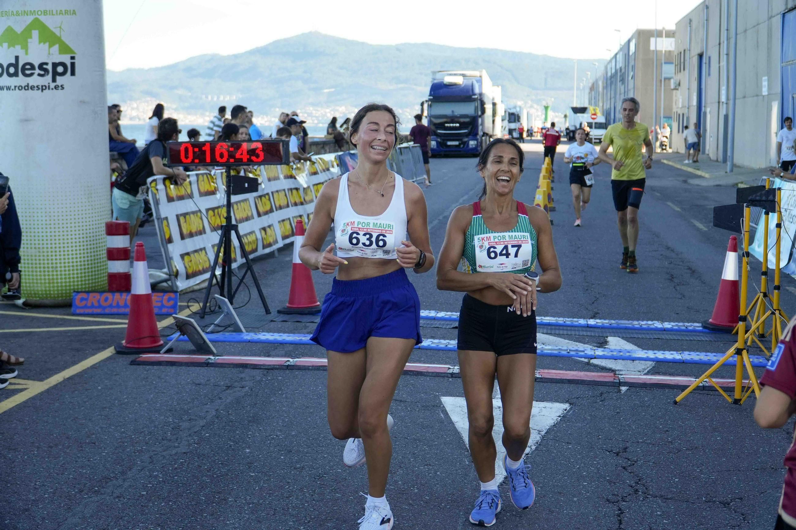 Galería | El puerto pesquero de Vigo acoge hasta cinco carreras organizadas por Carlos Adán