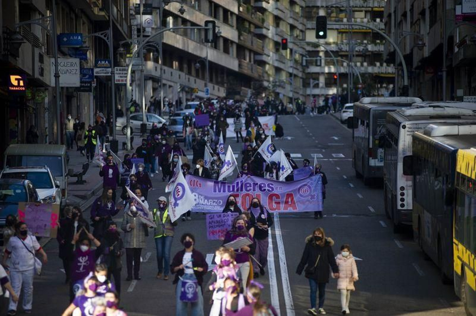La manifestación del 8-0 recorre las calles de Ourense // FOTO: MARTIÑO PINAL