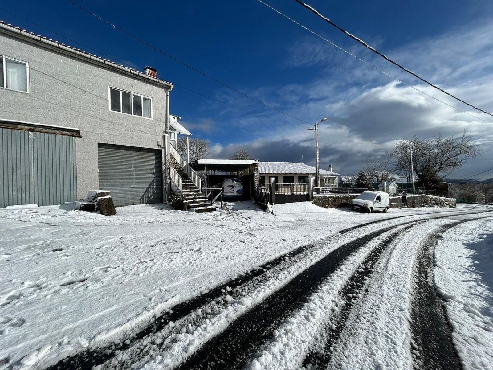 El rastro de la nieve en Teimende, Parada de Sil.