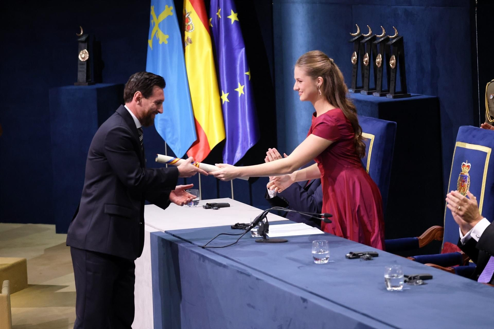 Galería | Jóvenes, democracia y un mensaje de unión; los temas que protagonizan la ceremonia de los Premios Princesa de Asturias