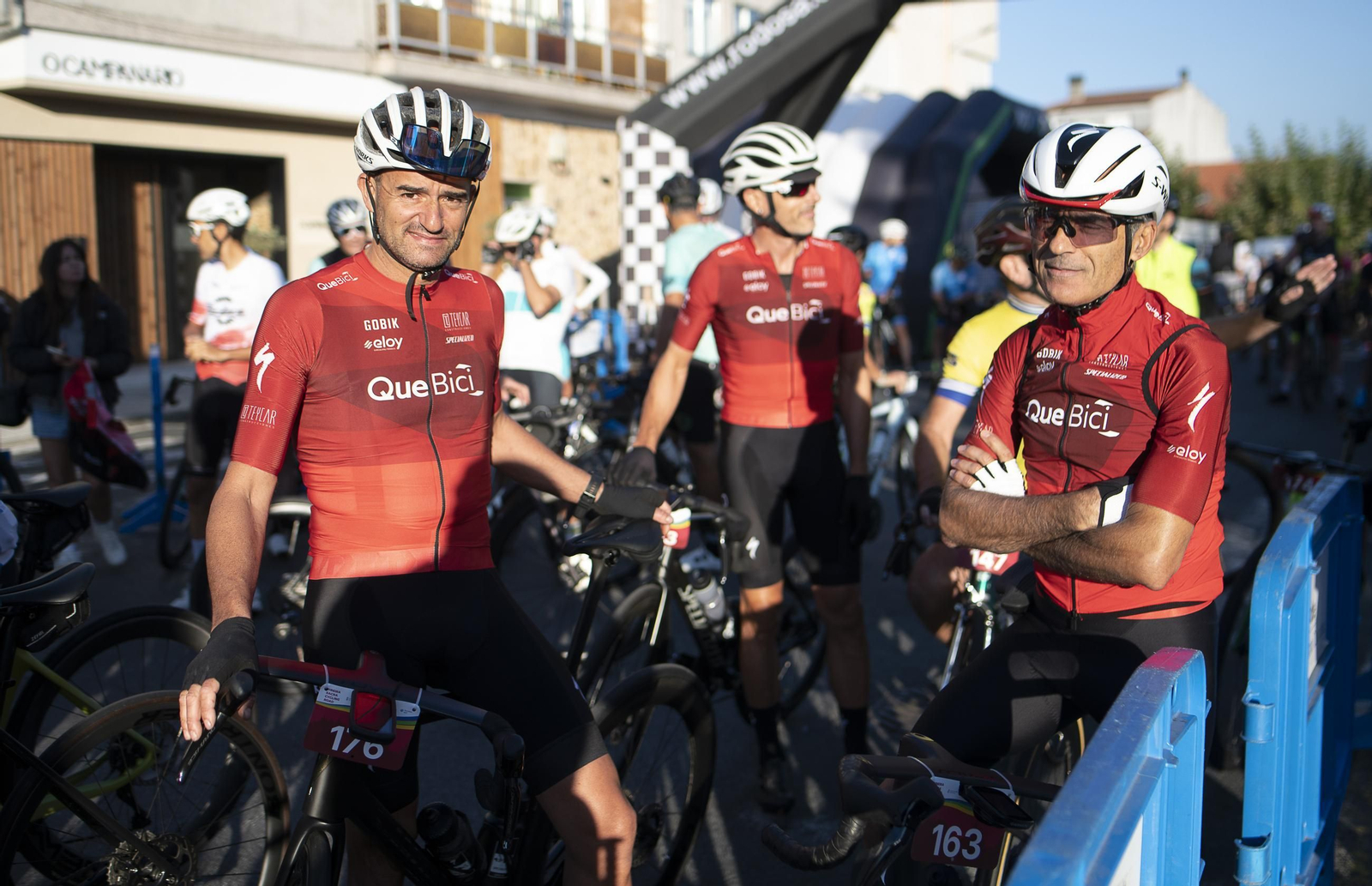 Pasión sobre dos ruedas desde Luíntra en la Ribeira Cycling Road