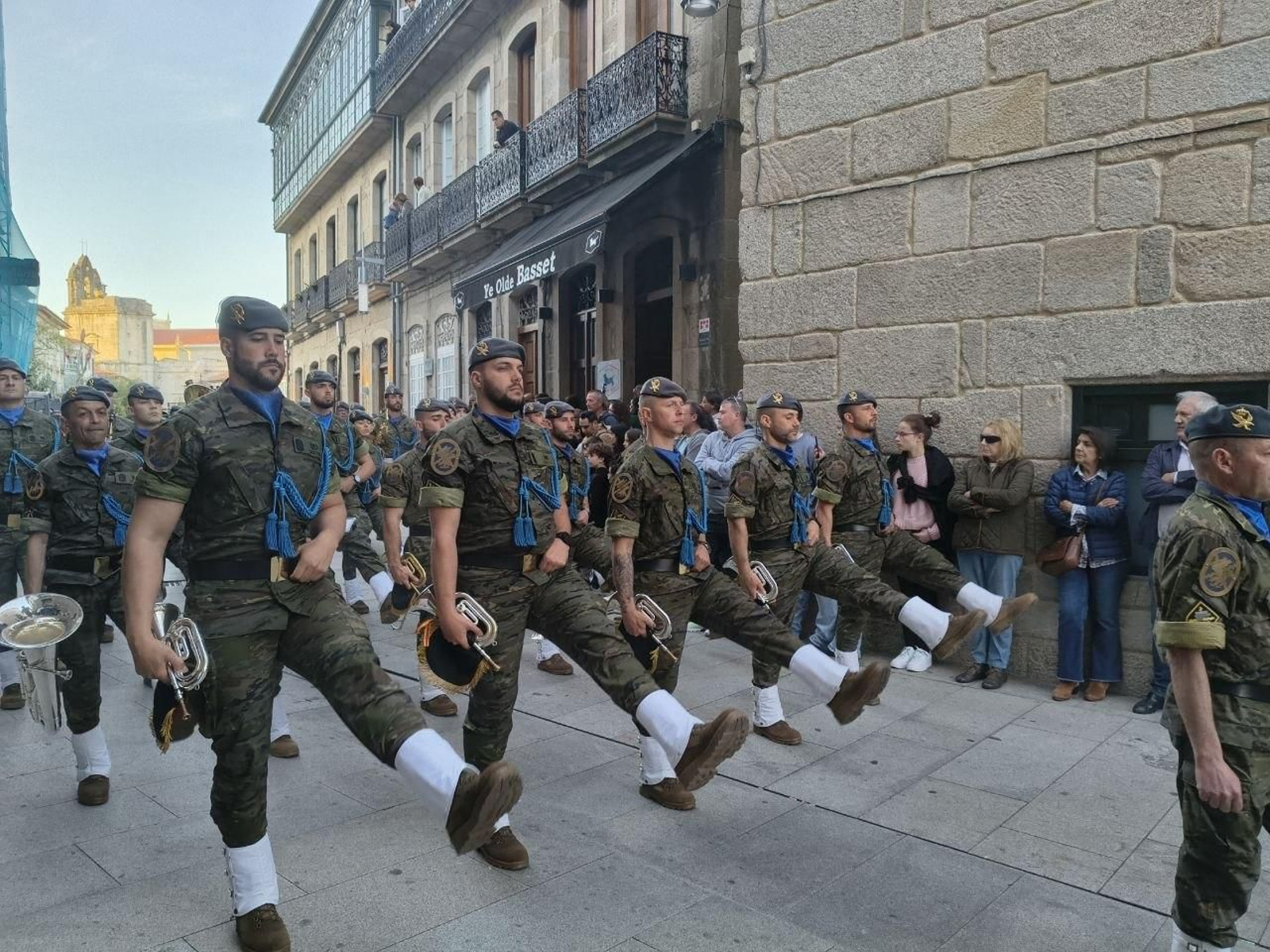 Galería | Emotiva procesión General del Santo Entierro en Pontevedra