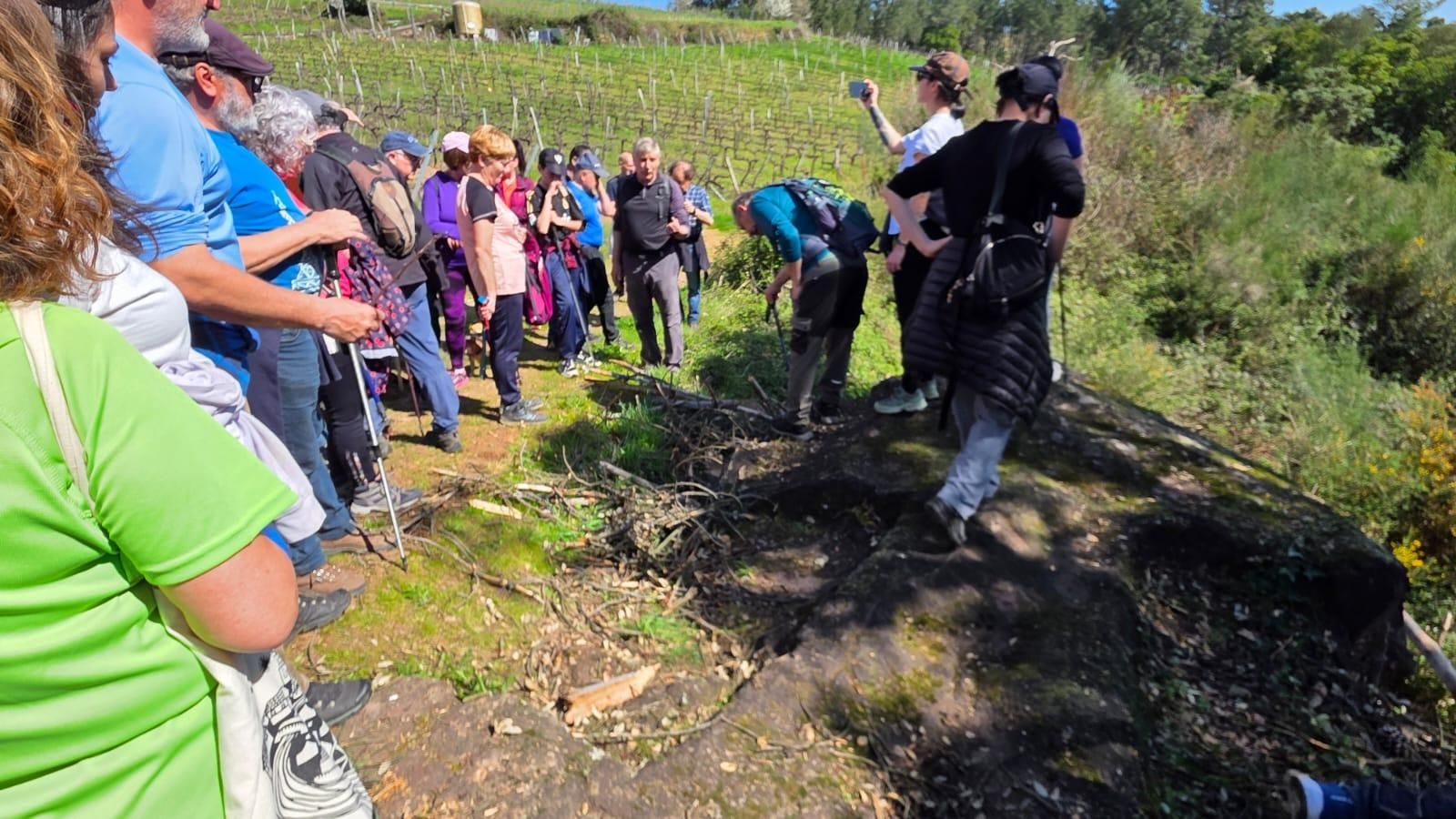 Una ruta que muestra la riqueza arqueológica de Vilamartín de Valdeorras