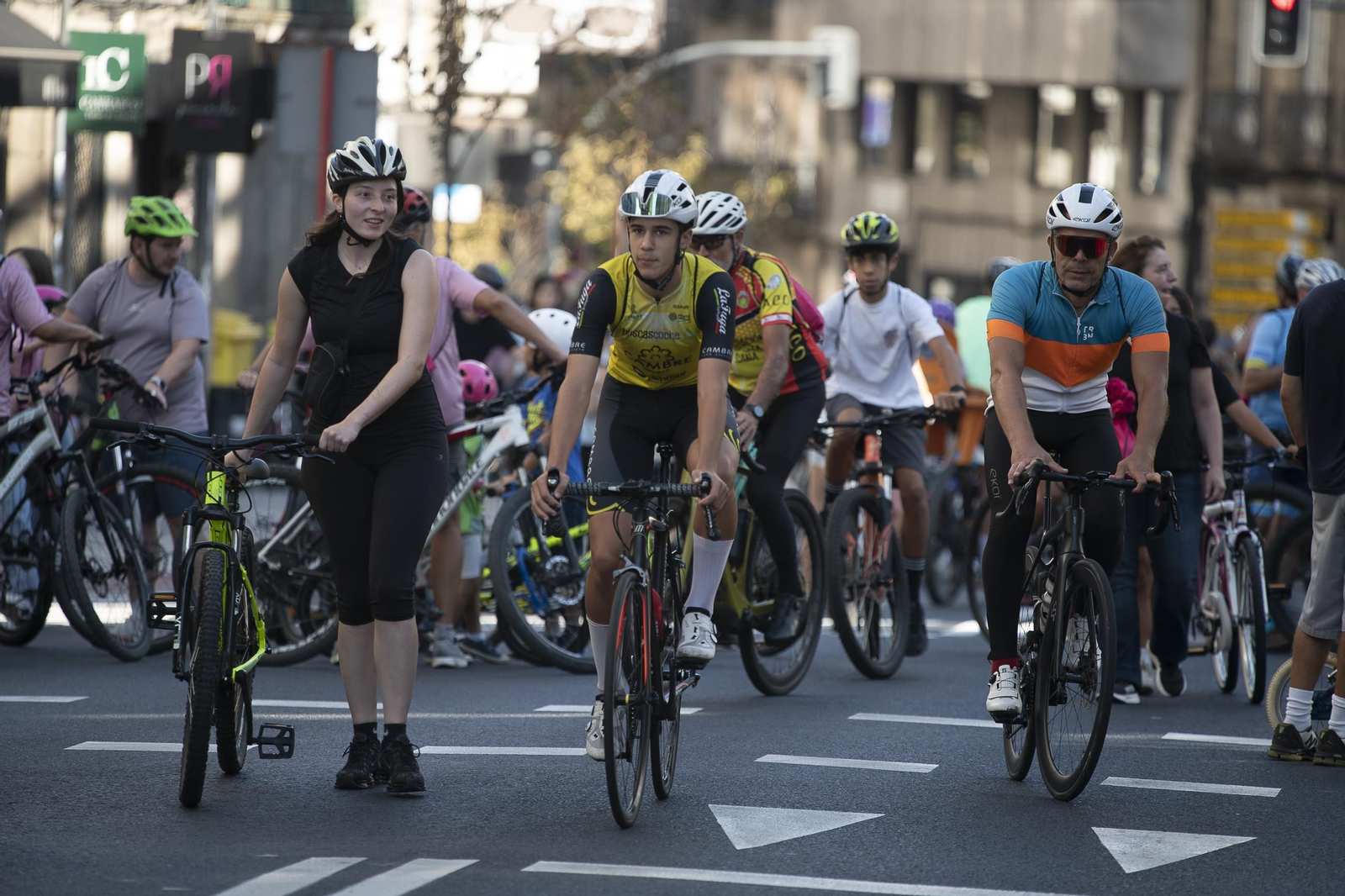 Galería | Ourense disfruta de un Día da Bici con sol, ambiente familiar y regalos