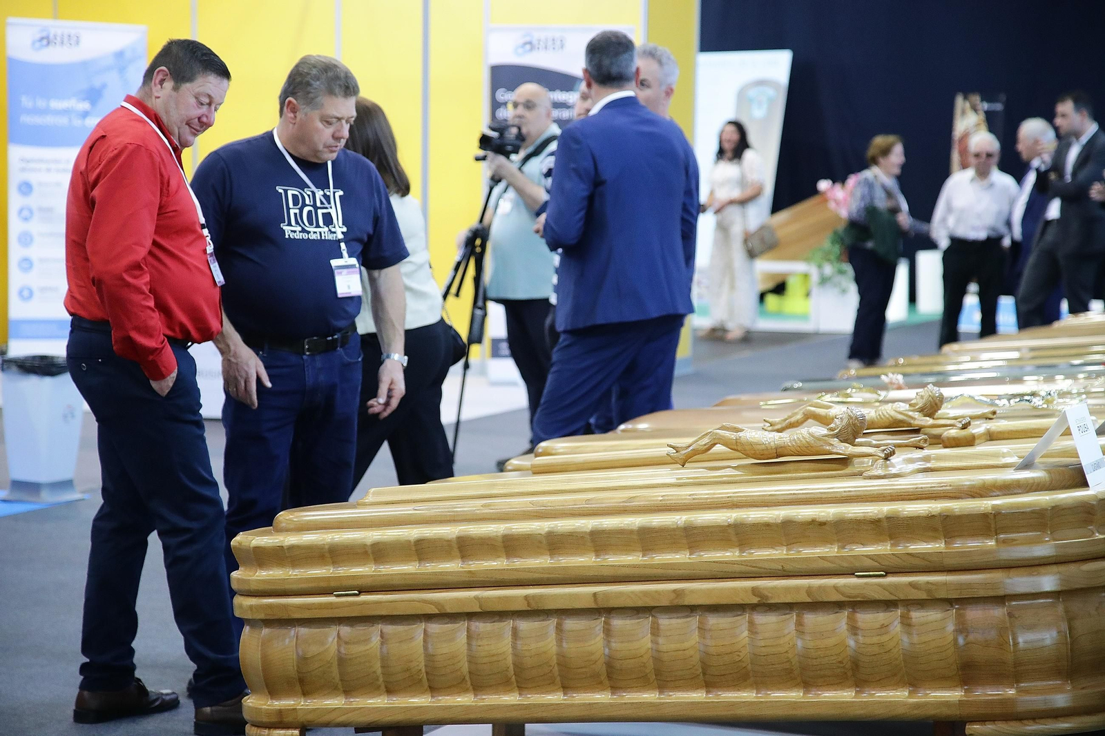 Galería | Las ultimas tendencias en ataúdes y urnas se muestran en Funergal