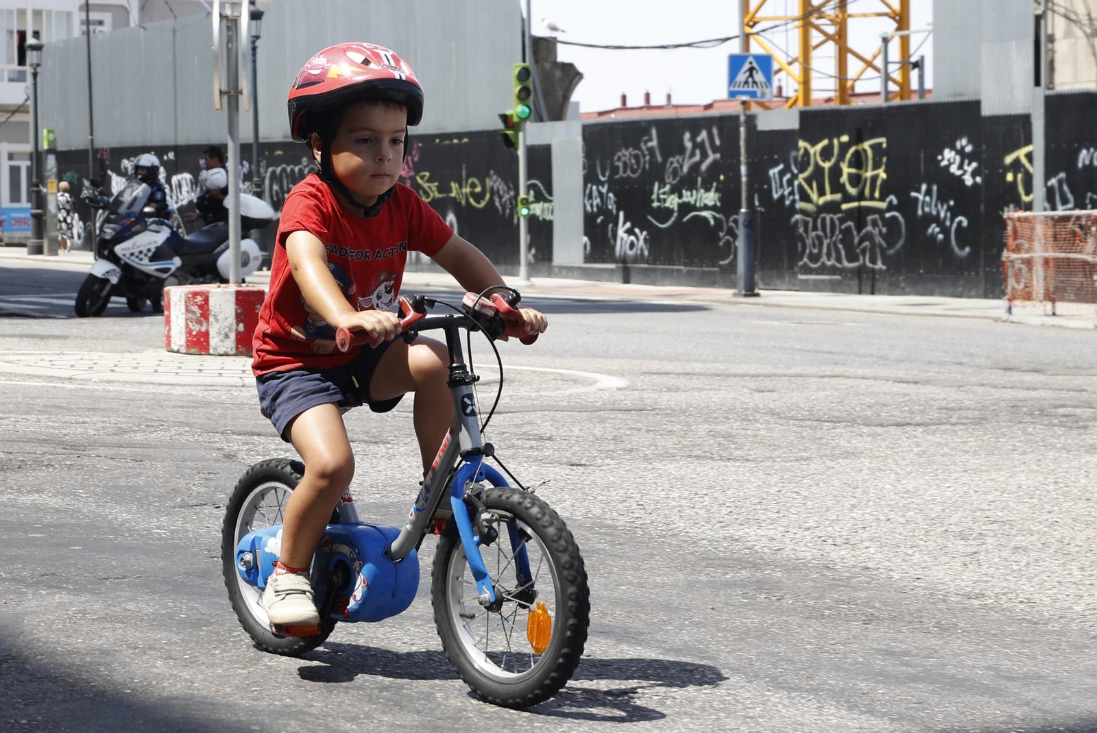 Galería | El ciclismo toma Vigo con la primera edición del Día de la Bici de Atlántico