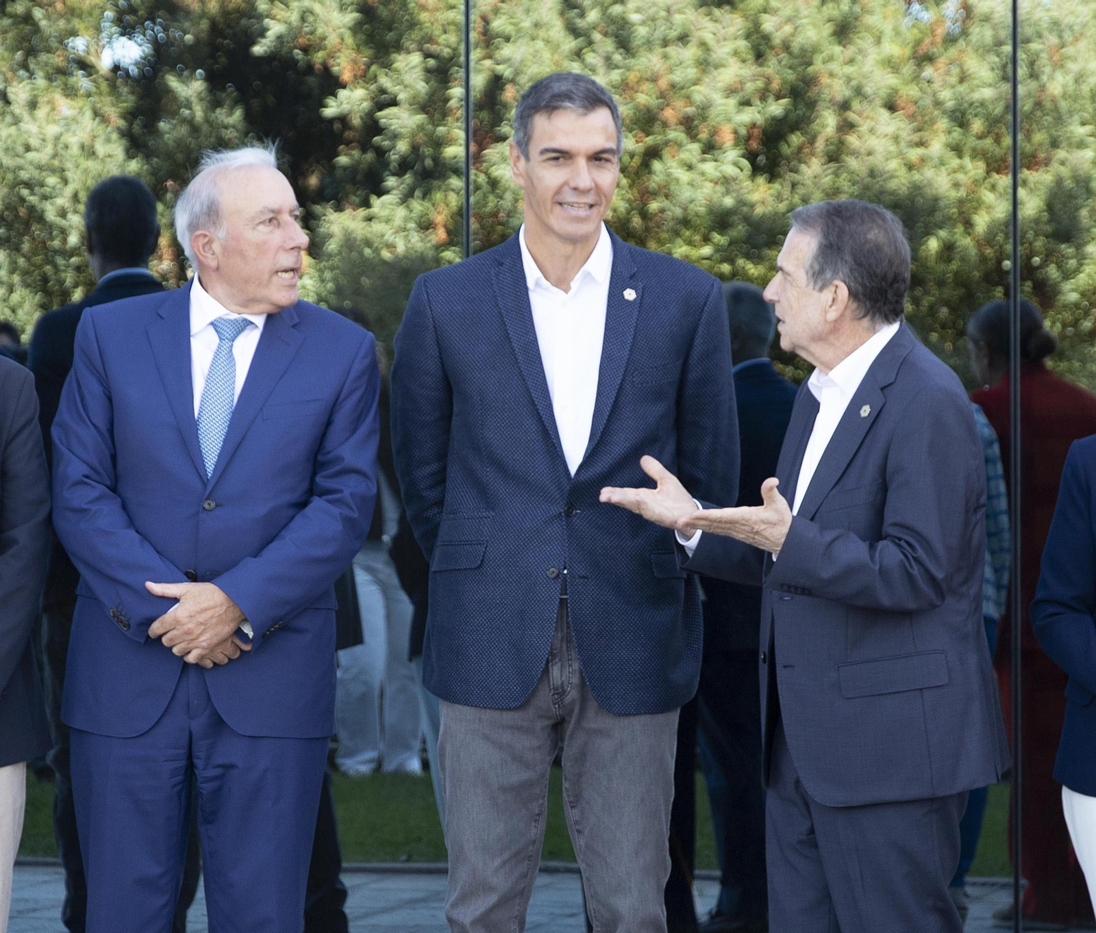 Galería | Pedro Sánchez visita las instalaciones de Delta Vigo en el PTL de Valadares