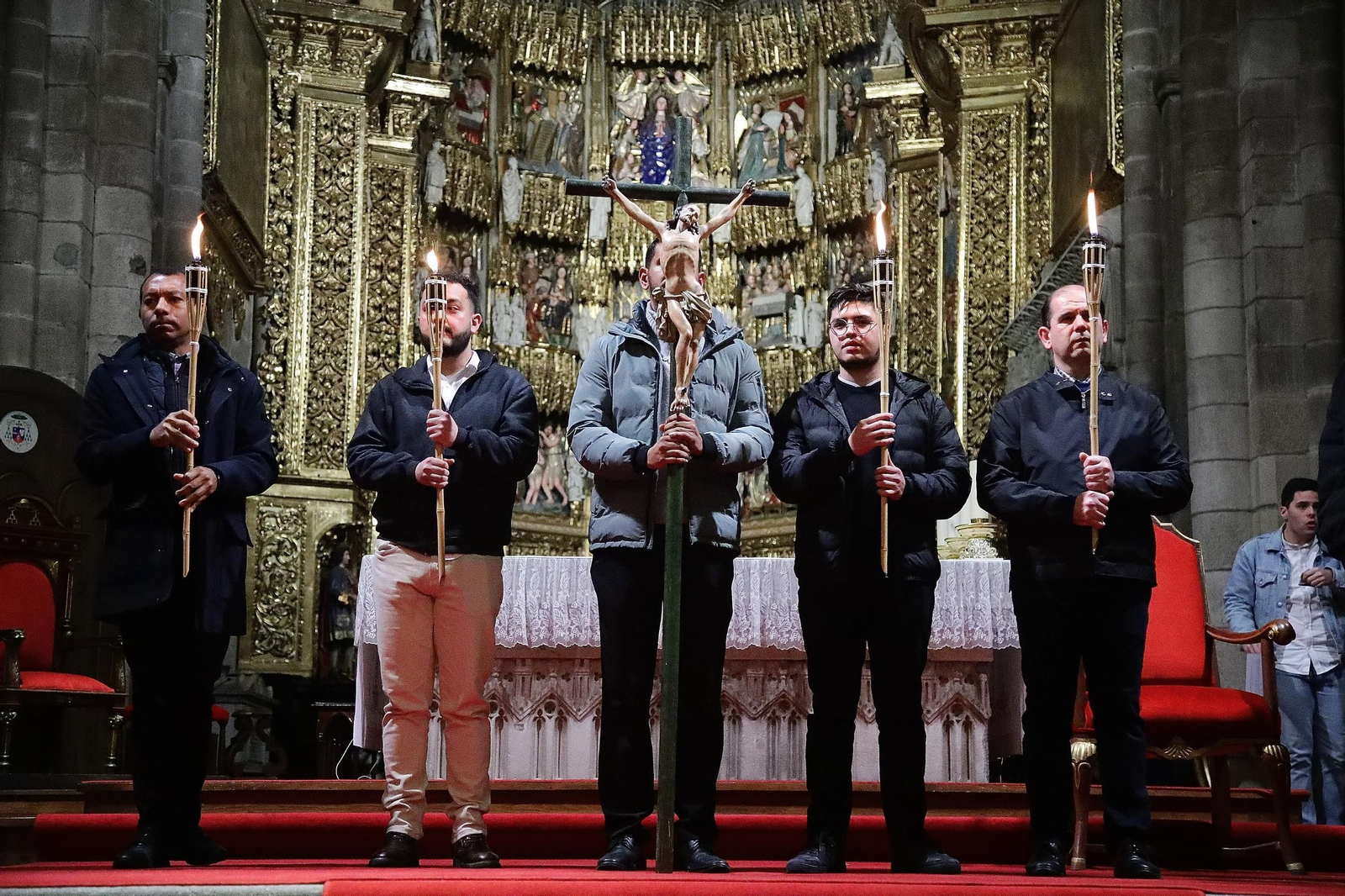 Galería | El via crucis del Cristo de los Desamparados, en fotos