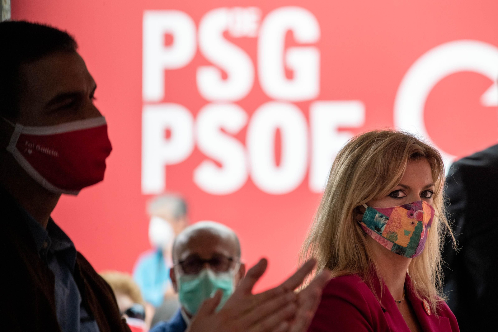 OURENSE (XARDÍNS DO POSÍO). 27/06/2020. OURENSE. El presidente del gobierno, Pedro Sánchez, acompaña al candidato a la Xunta de Galicia, Gonzalo Caballero y a Marina Ortega en un mitin del PSdeG-PSOE. FOTO: ÓSCAR PINAL