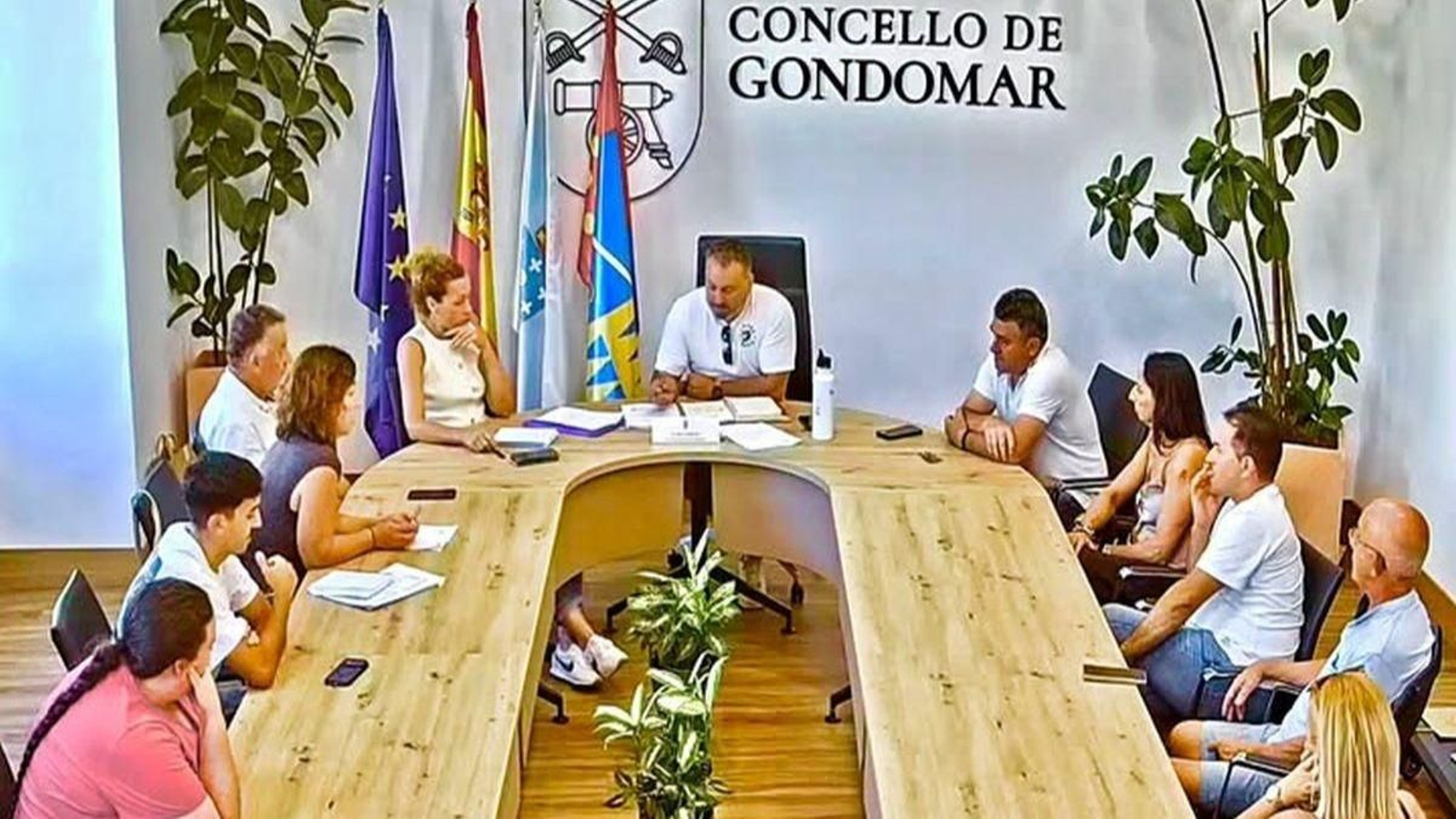 Un momento de la reunión mantenida por el alcalde con representantes del Vincios.