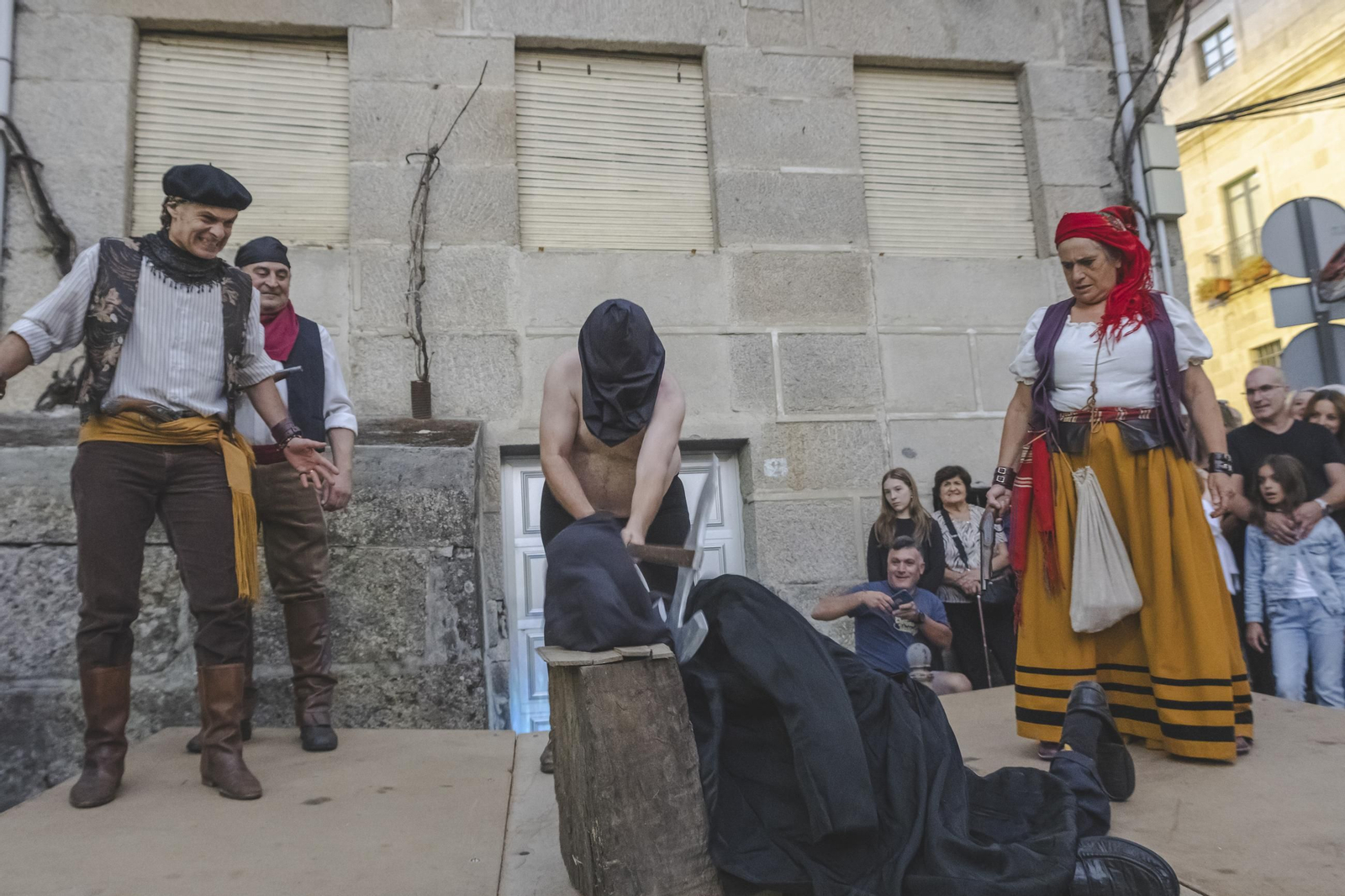 Galería | Los duelos y secuestros de la Baixada de Pepa Loba en O Carballiño