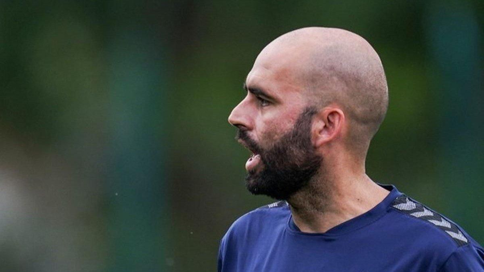 El entrenador tiene claro con quién cuenta y con quién no, ya sea por deseo o por necesidad.